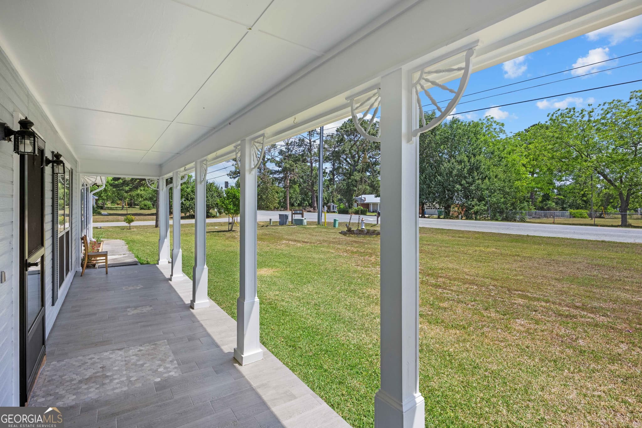 3 bedroom, 2 bathroom, 1,972 sq ft single family residence for sale at 3939 Cat Creek Road, Valdosta, GA 31605 — photo 4