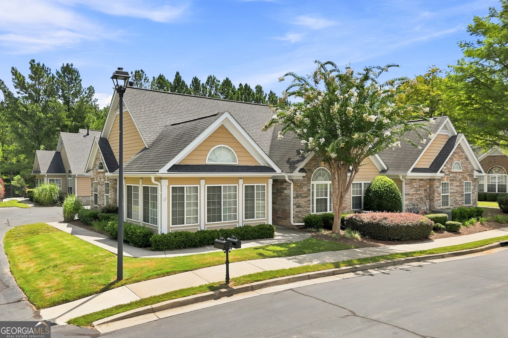 3 bedroom, 2 bathroom, 1,562 sq ft condominium for rent at 3204 Village Lane, Roswell, GA 30075 for $3,200 a month — photo 1 of 1