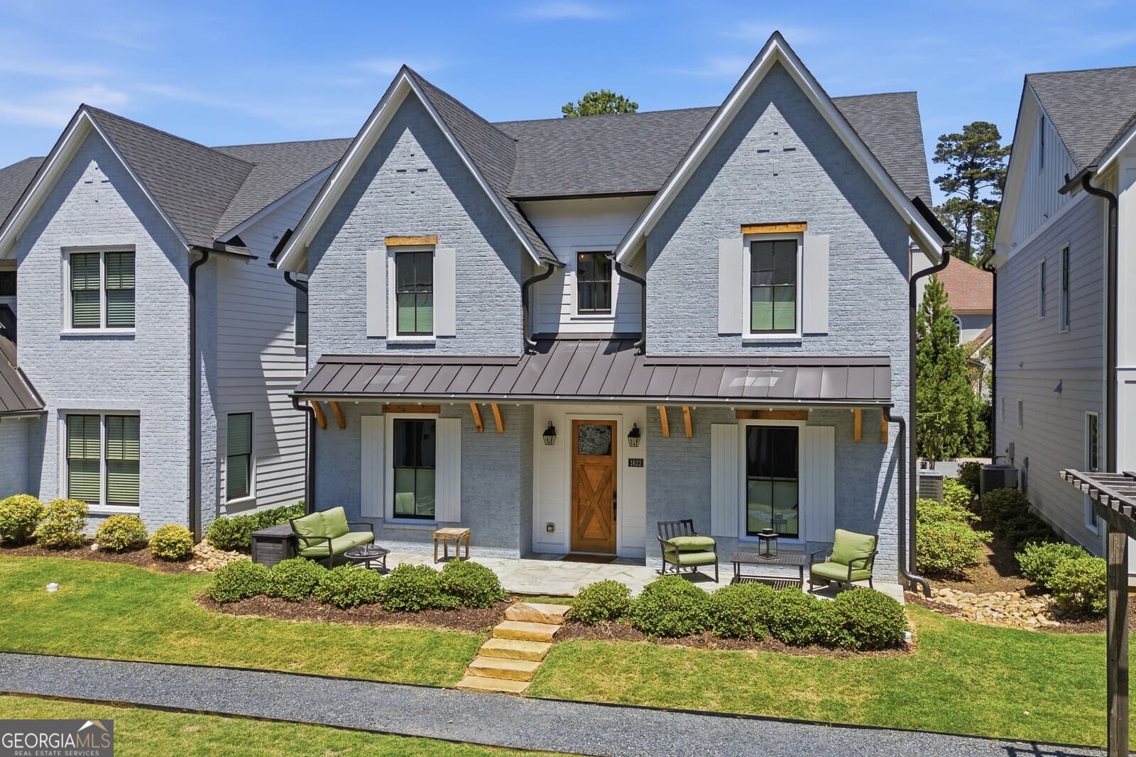 4 bedroom, 3.5 bathroom, 3,192 sq ft single family residence sold at 1822 Commons Circle, Brookhaven, GA 30341