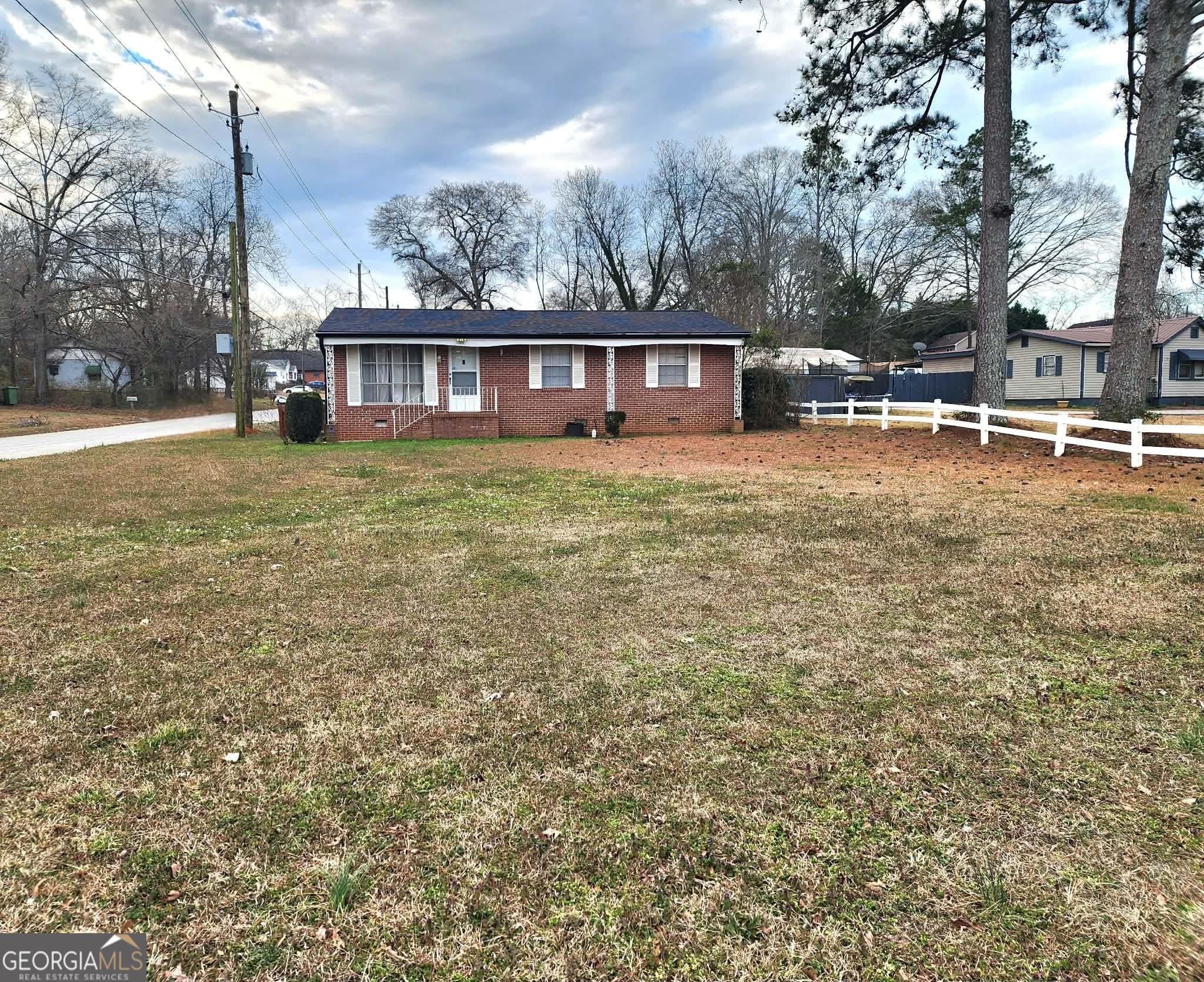 3 bedroom, 1 bathroom, 1,025 sq ft single family residence for sale at 1026 Jackson Road, Griffin, GA 30223