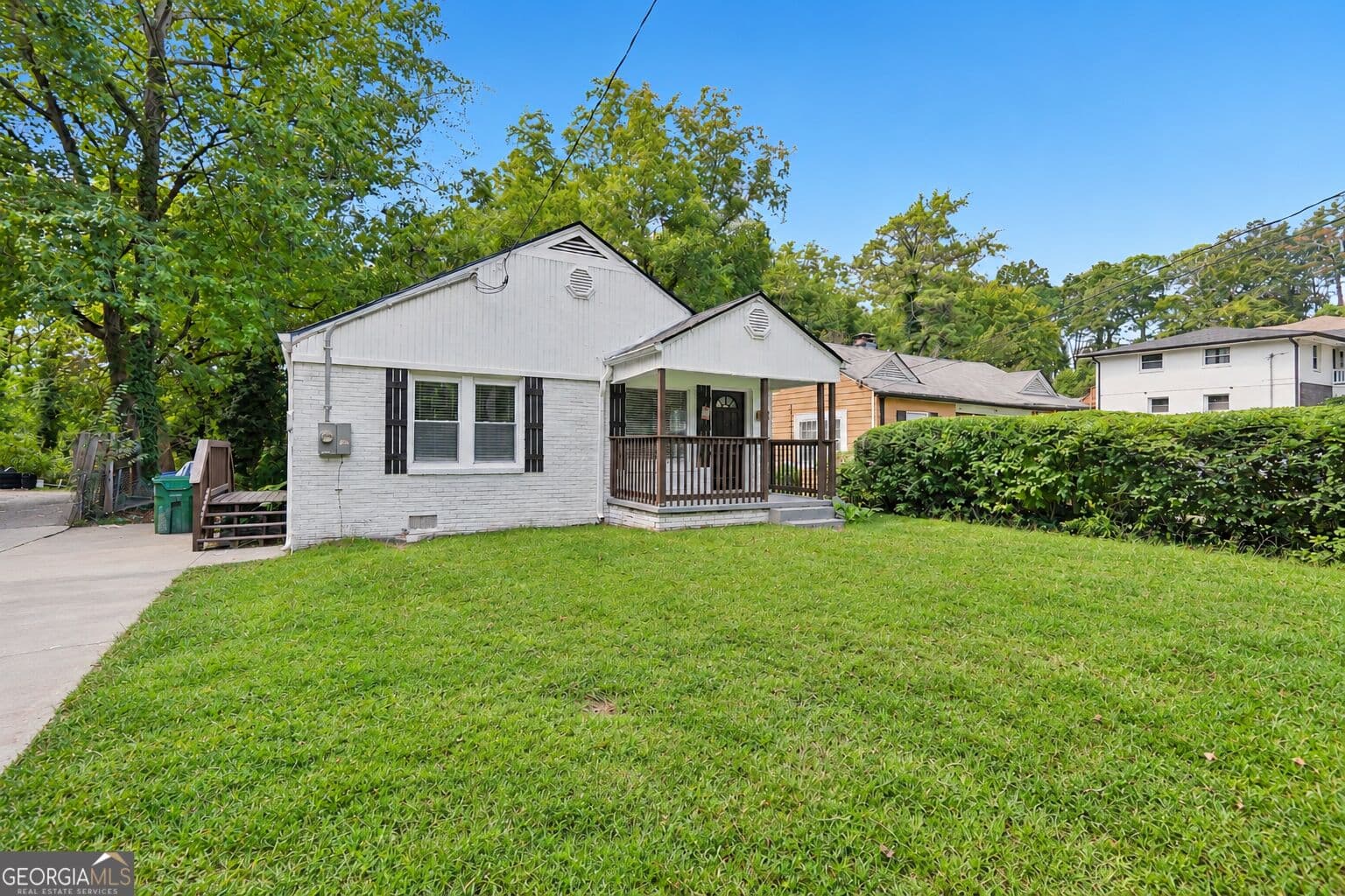 3 bedroom, 2 bathroom, 1,064 sq ft single family residence for sale at 130 Stratford Drive, Atlanta, GA 30311 — photo 1 of 17