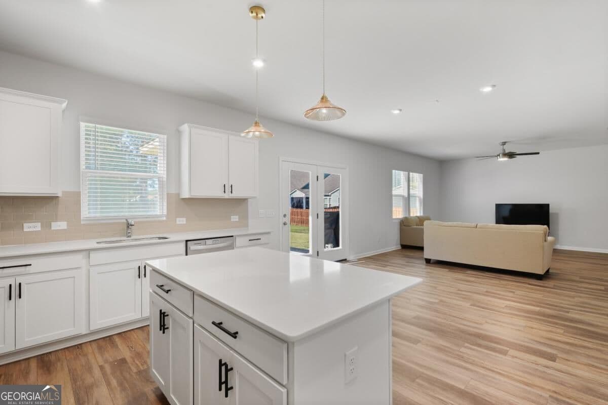 4 bedroom, 2.5 bathroom, 2,322 sq ft single family residence for sale at 38 Shade Tree Drive, Richmond Hill, GA 31324 — photo 9