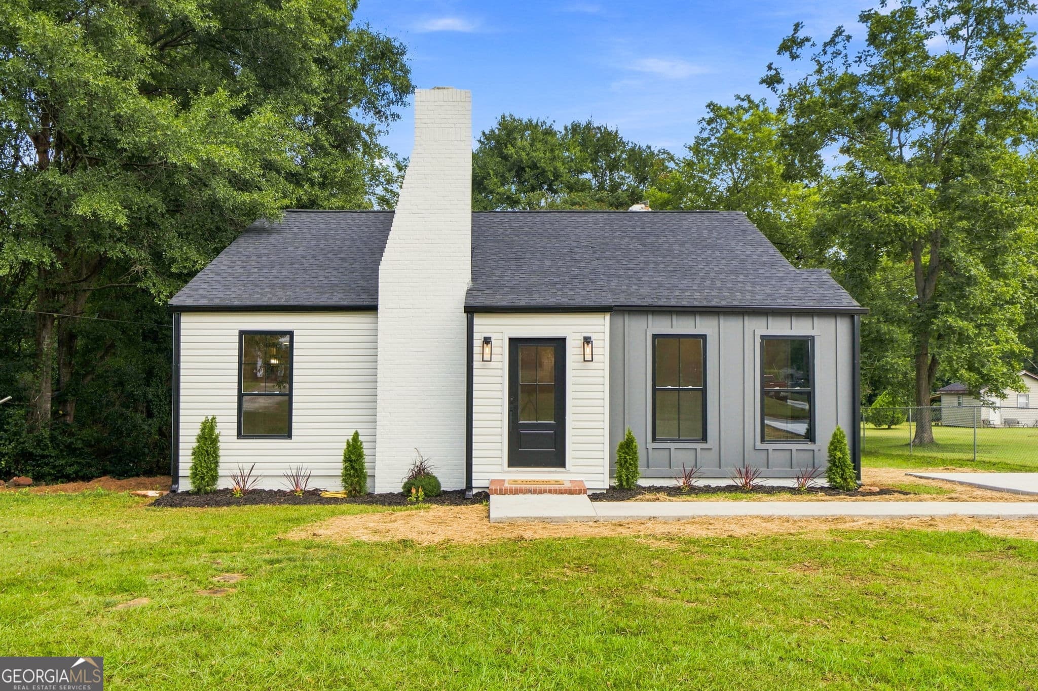 3 bedroom, 2 bathroom, 1,488 sq ft single family residence for sale at 515 E Lee Street, Thomaston, GA 30286