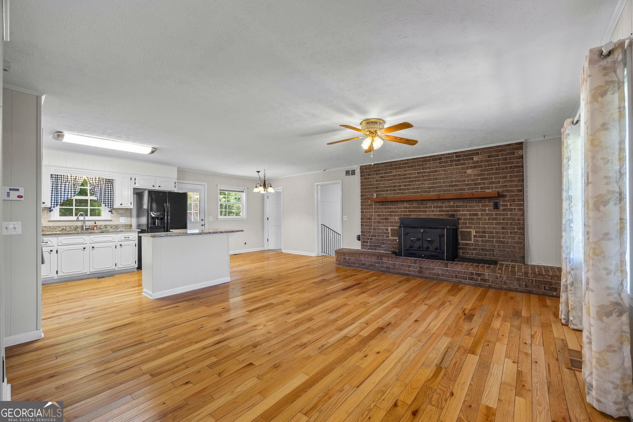 3 bedroom, 2 bathroom, 2,023 sq ft single family residence for sale at 8050 Hog Mountain Road, Statham, GA 30666 — photo 6