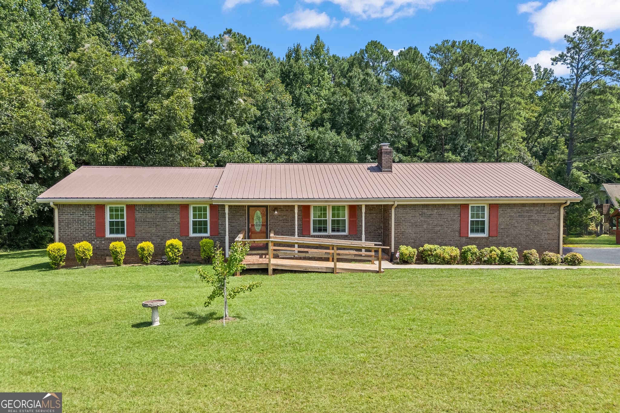 3 bedroom, 2 bathroom, 2,023 sq ft single family residence for sale at 8050 Hog Mountain Road, Statham, GA 30666 — photo 1 of 56