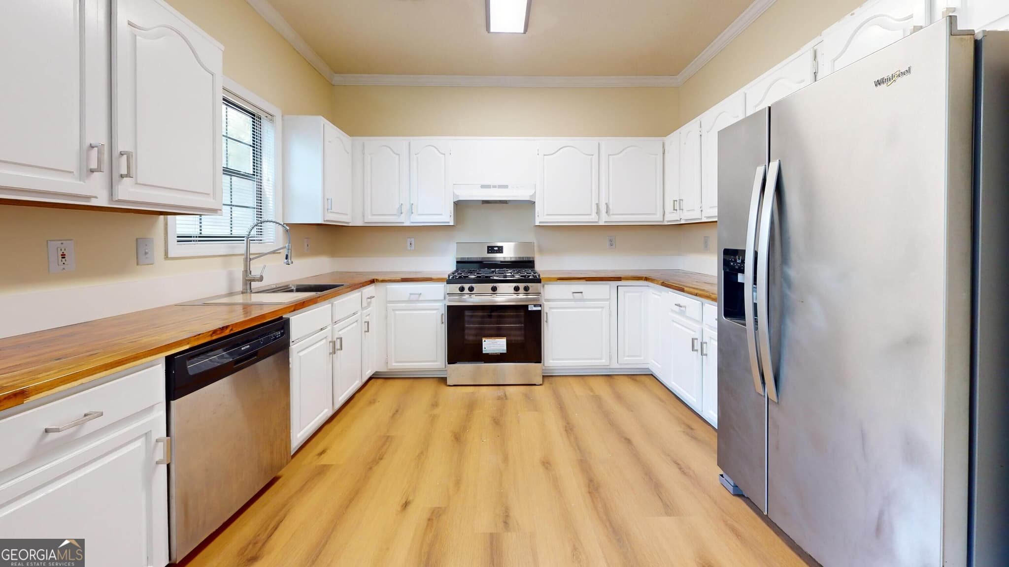 3 bedroom, 3.5 bathroom, 2,076 sq ft townhouse for sale at 621 Granby Hill Place, Alpharetta, GA 30022 — photo 4