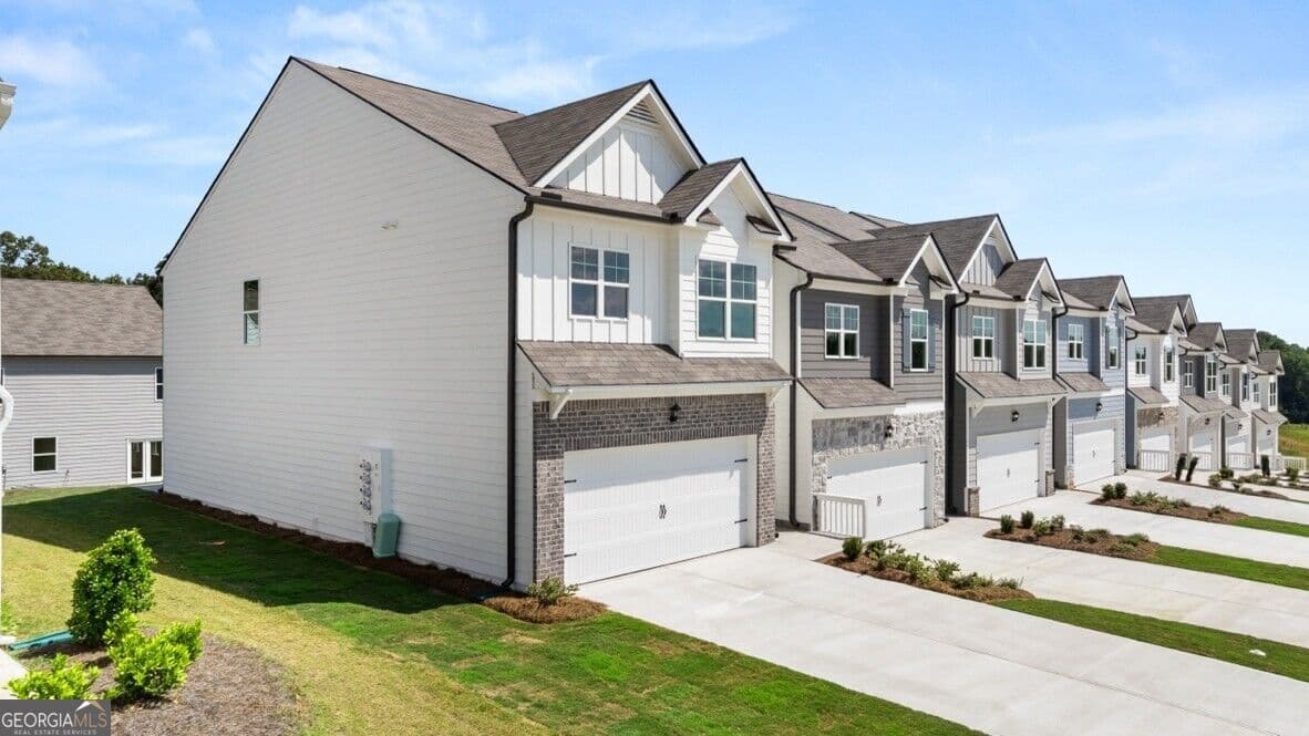 4 bedroom, 2.5 bathroom townhouse for sale at 69 Pepperbush Way, Jasper, GA 30143 — photo 2