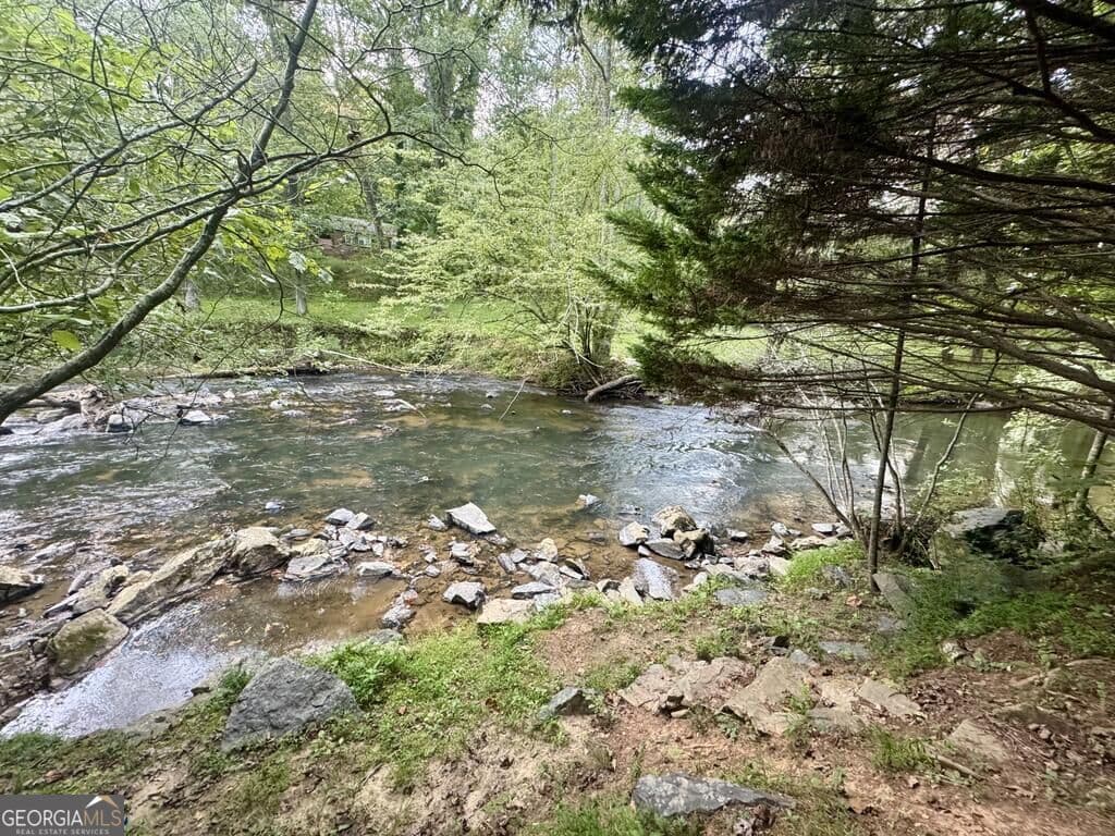 1 bedroom, 1 bathroom, 400 sq ft cabin,single family residence for sale at 3744 Tails Creek Road, Ellijay, GA 30540 — photo 2