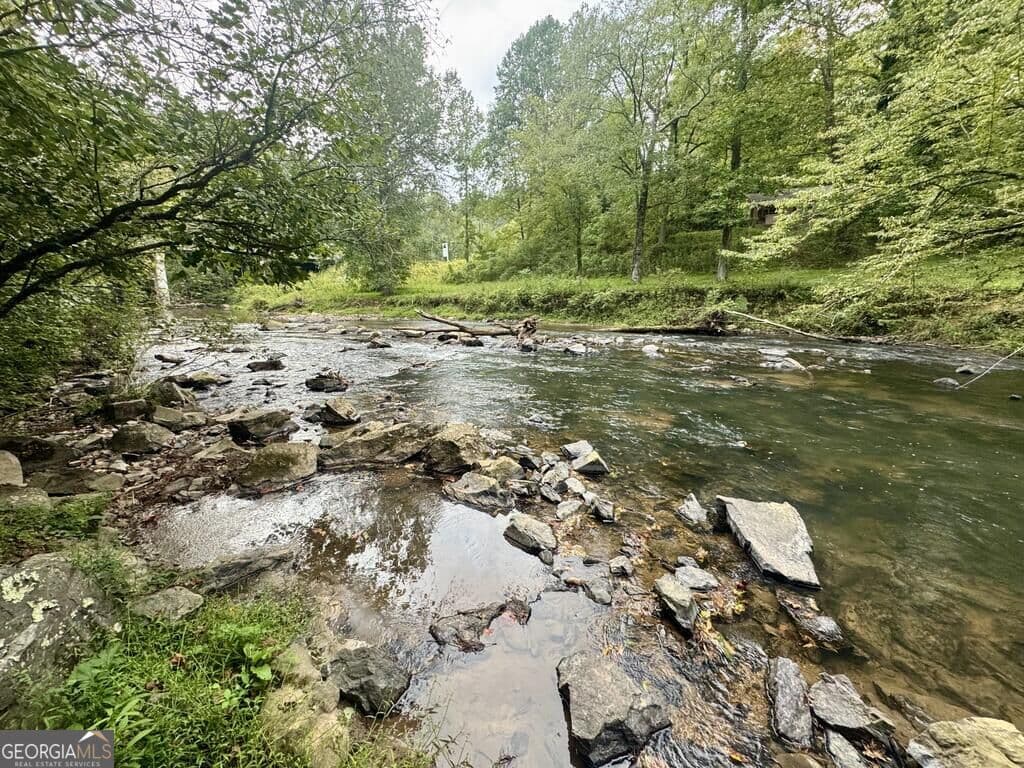 1 bedroom, 1 bathroom, 400 sq ft cabin,single family residence for sale at 3744 Tails Creek Road, Ellijay, GA 30540 — photo 5