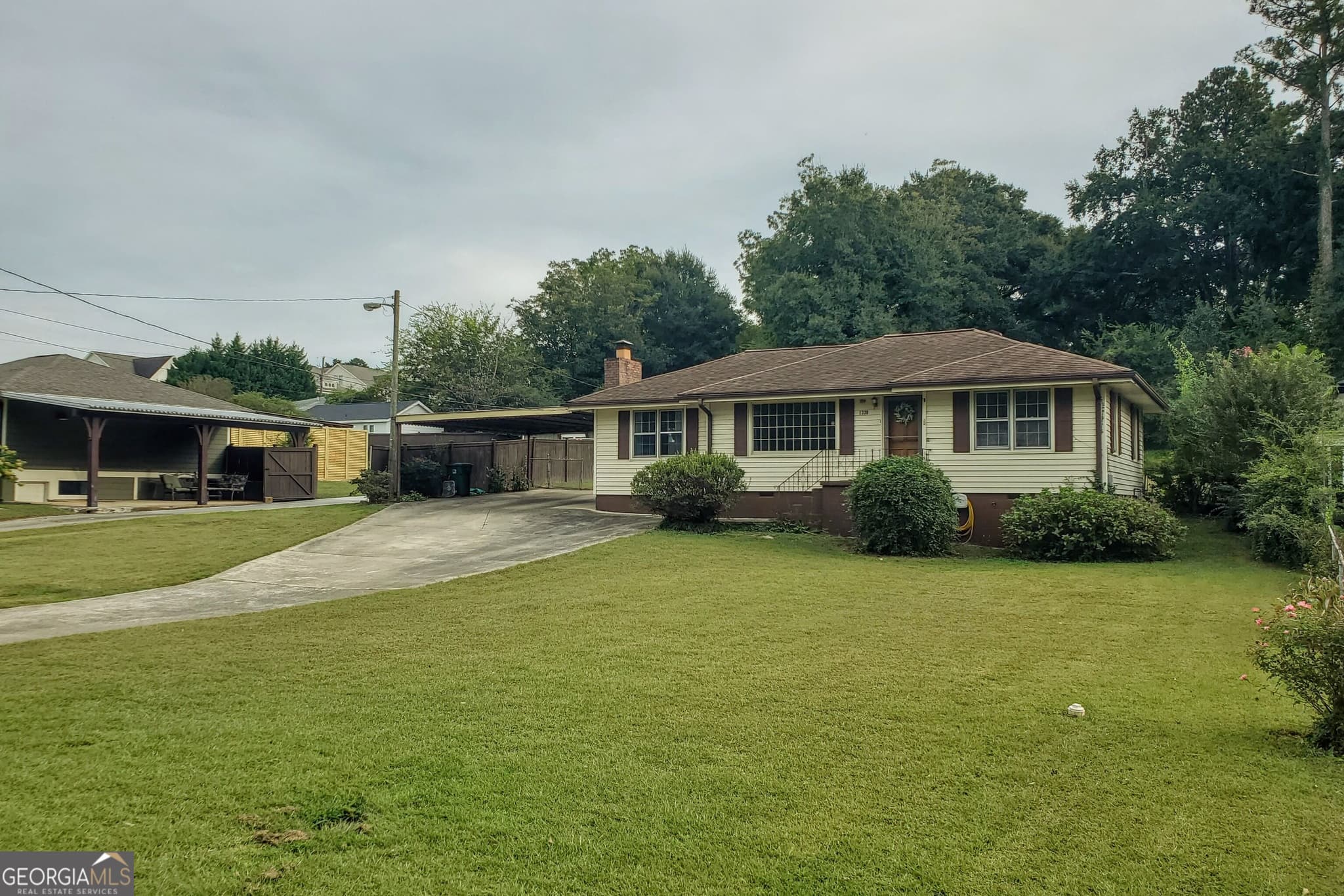 2 bedroom, 1 bathroom, 1,095 sq ft single family residence for sale at 1330 Belmont Avenue, Smyrna, GA 30080 — photo 2