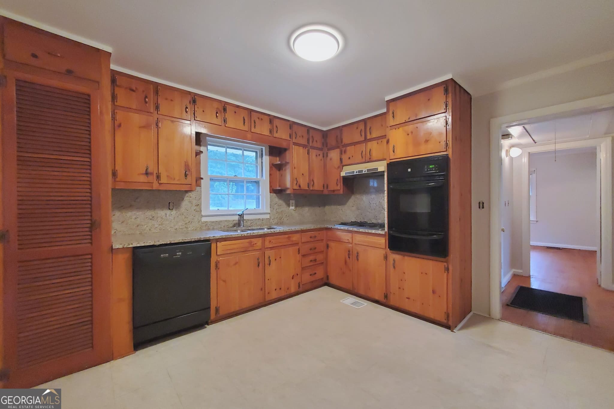 2 bedroom, 1 bathroom, 1,095 sq ft single family residence for sale at 1330 Belmont Avenue, Smyrna, GA 30080 — photo 6