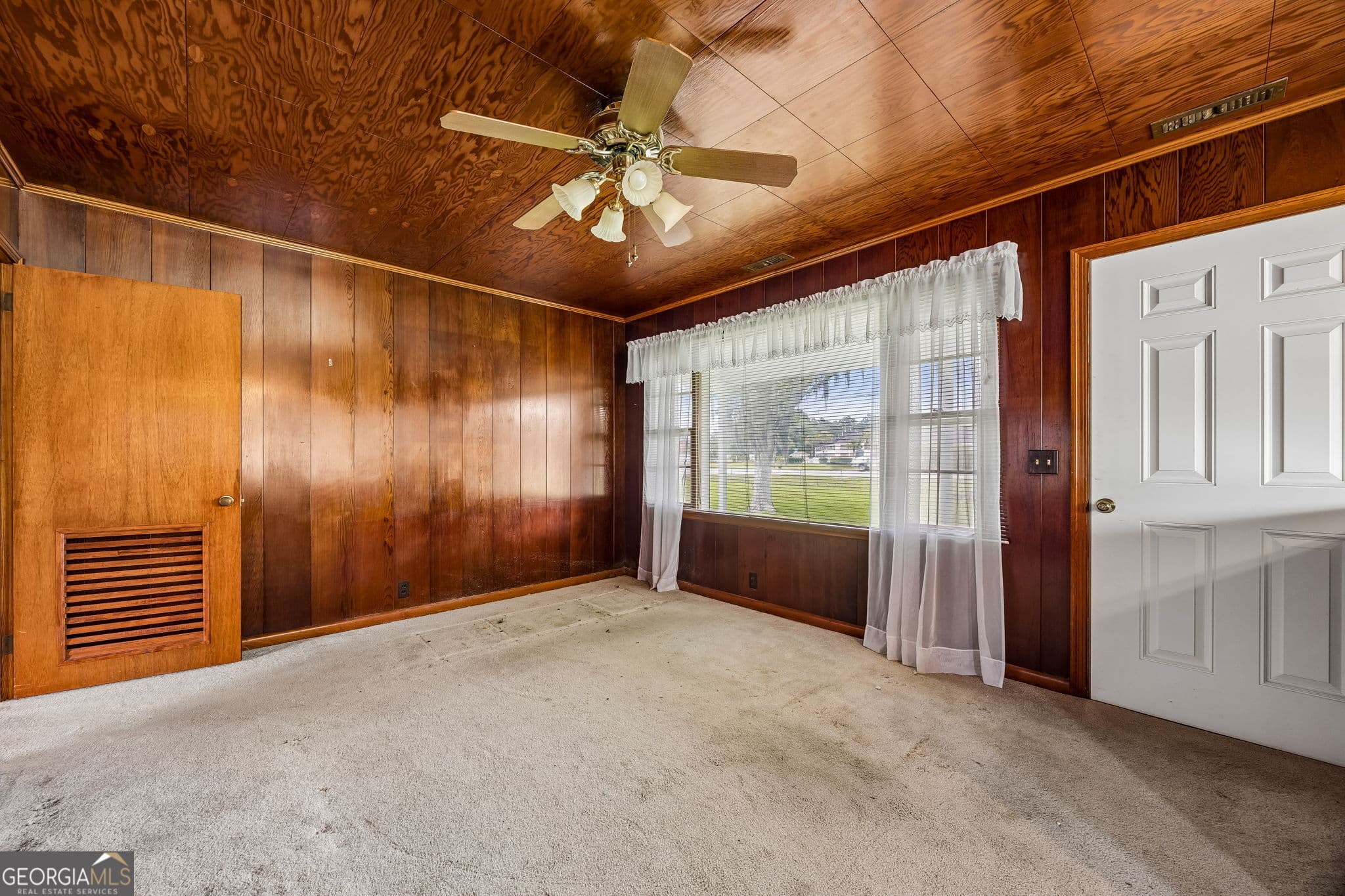 3 bedroom, 1 bathroom, 1,064 sq ft single family residence for sale at 879 Charlie Smith Sr Highway, St. Marys, GA 31558 — photo 6