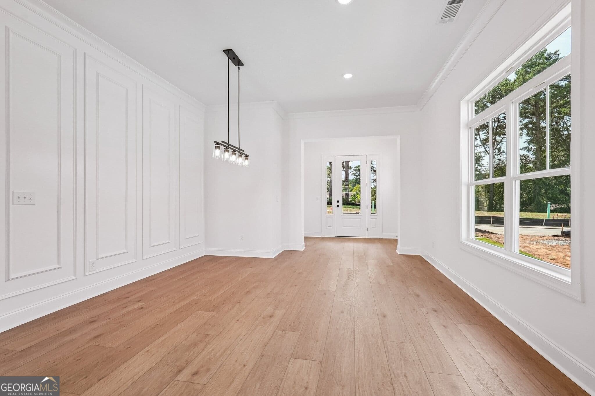 4 bedroom, 3.5 bathroom, 2,397 sq ft single family residence for sale at 3942 Fulson Drive, Lilburn, GA 30047 — photo 6