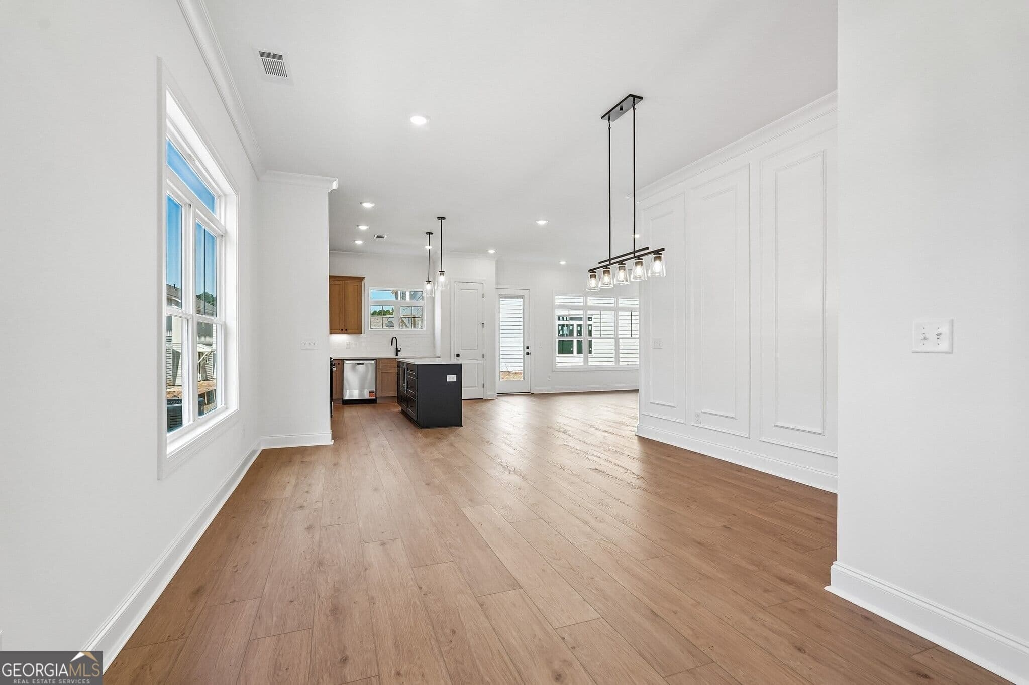 4 bedroom, 3.5 bathroom, 2,397 sq ft single family residence for sale at 3942 Fulson Drive, Lilburn, GA 30047 — photo 4