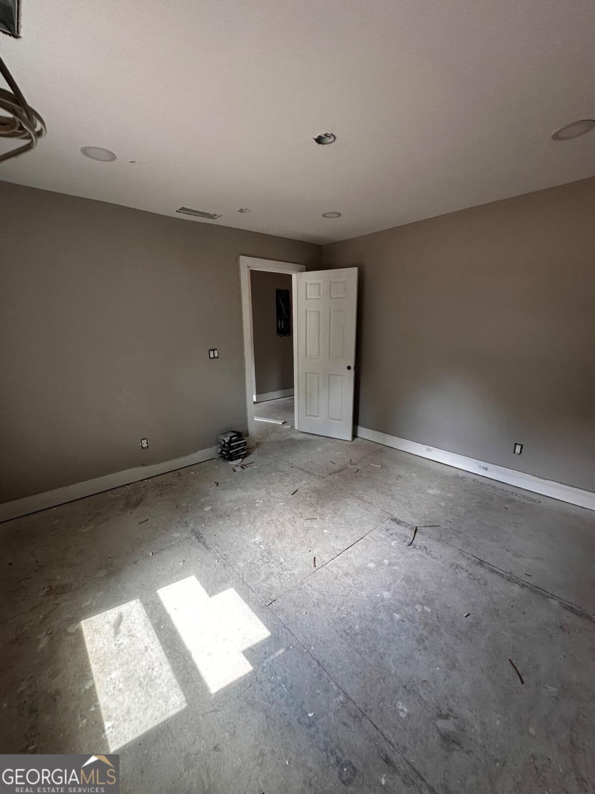 3 bedroom, 2 bathroom, 1,461 sq ft single family residence for sale at 11 Meridian Drive, Newnan, GA 30263 — photo 9