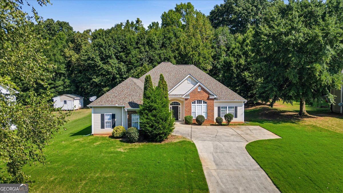 3 bedroom, 2 bathroom, 2,342 sq ft single family residence for sale at 150 Stewart Hollow Lane, Covington, GA 30016 — photo 2
