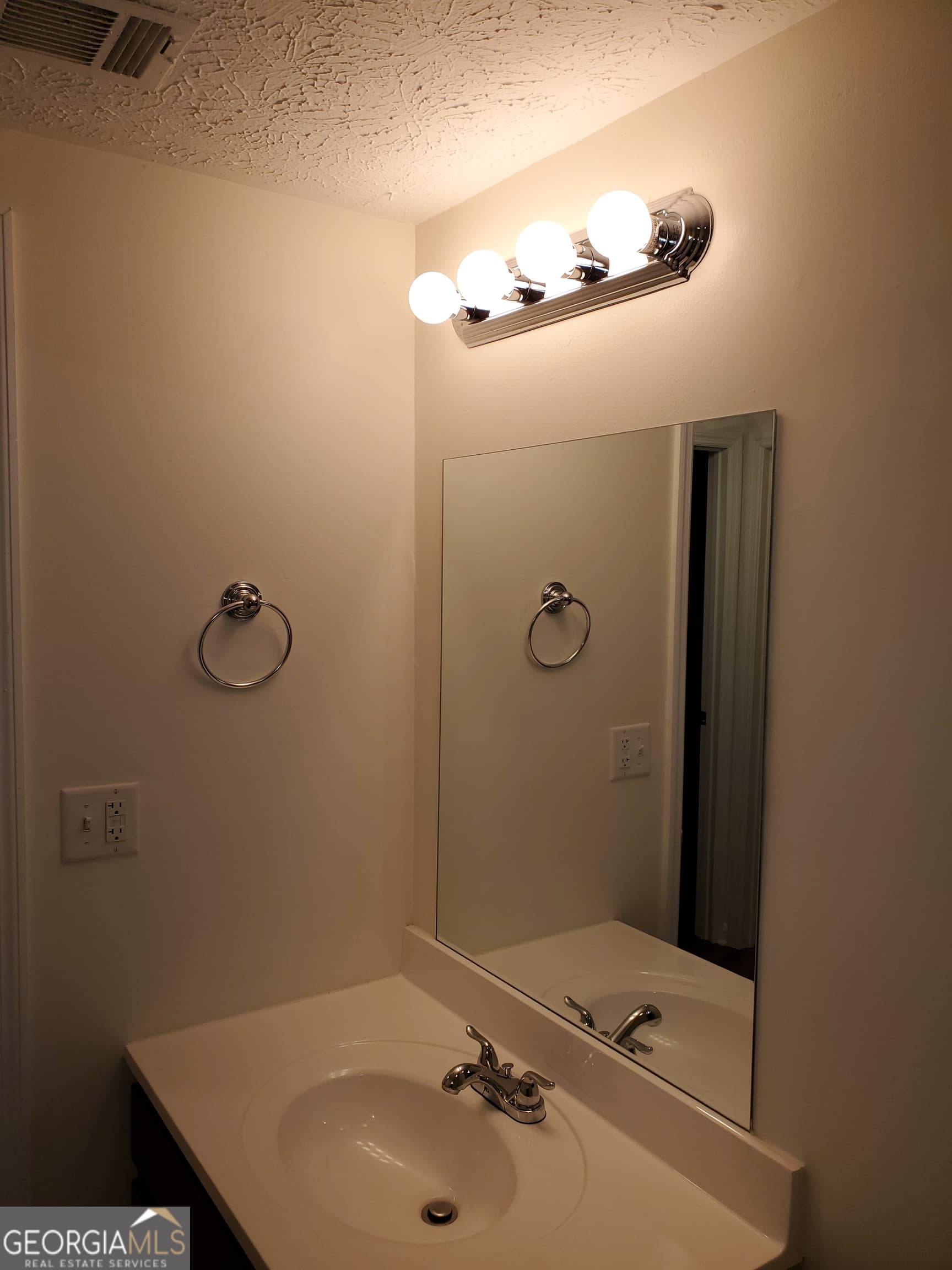 2 bedroom, 1 bathroom duplex for rent at 312 Crescent Drive APT A4, Dublin, GA 31021 for $995 a month — photo 2