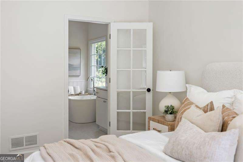 5 bedroom, 3.5 bathroom, 3,712 sq ft single family residence for sale at 770 Heathland Drive, Roswell, GA 30075 — photo 9