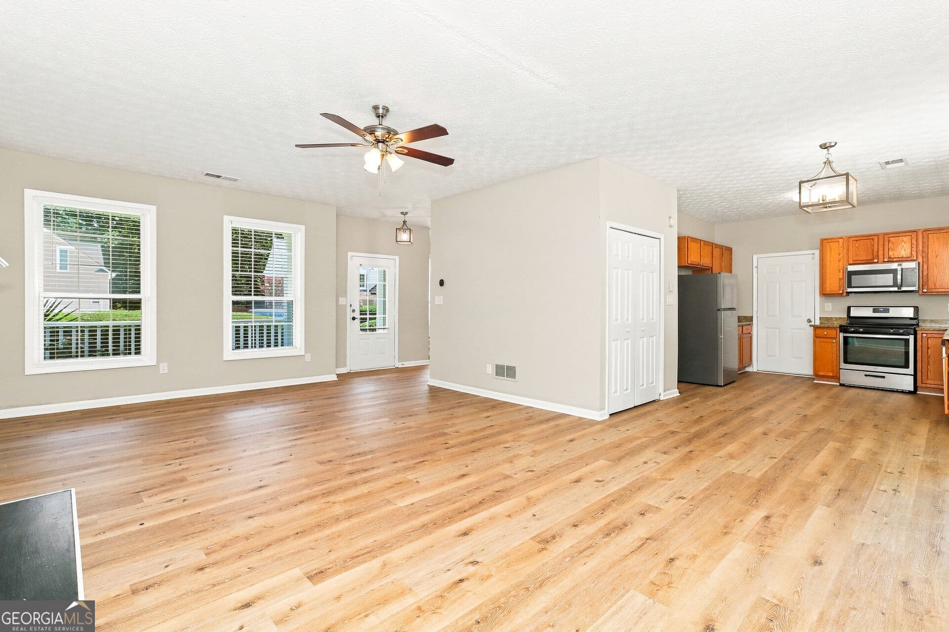 3 bedroom, 2.5 bathroom, 1,848 sq ft single family residence for sale at 58 Bensinger Court, Hiram, GA 30141 — photo 6