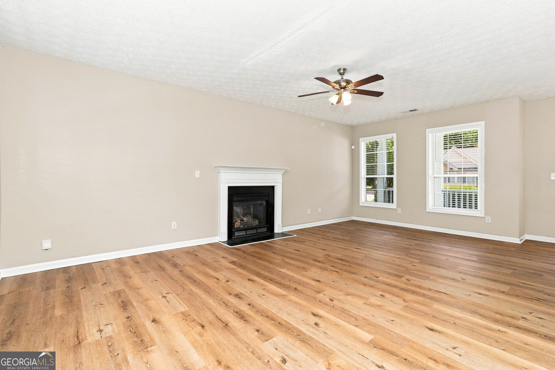 3 bedroom, 2.5 bathroom, 1,848 sq ft single family residence for sale at 58 Bensinger Court, Hiram, GA 30141 — photo 4
