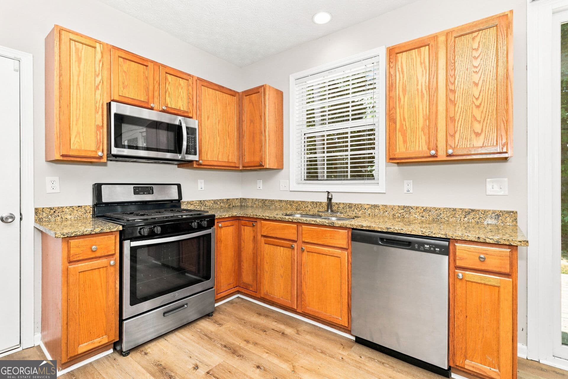 3 bedroom, 2.5 bathroom, 1,848 sq ft single family residence for sale at 58 Bensinger Court, Hiram, GA 30141 — photo 8