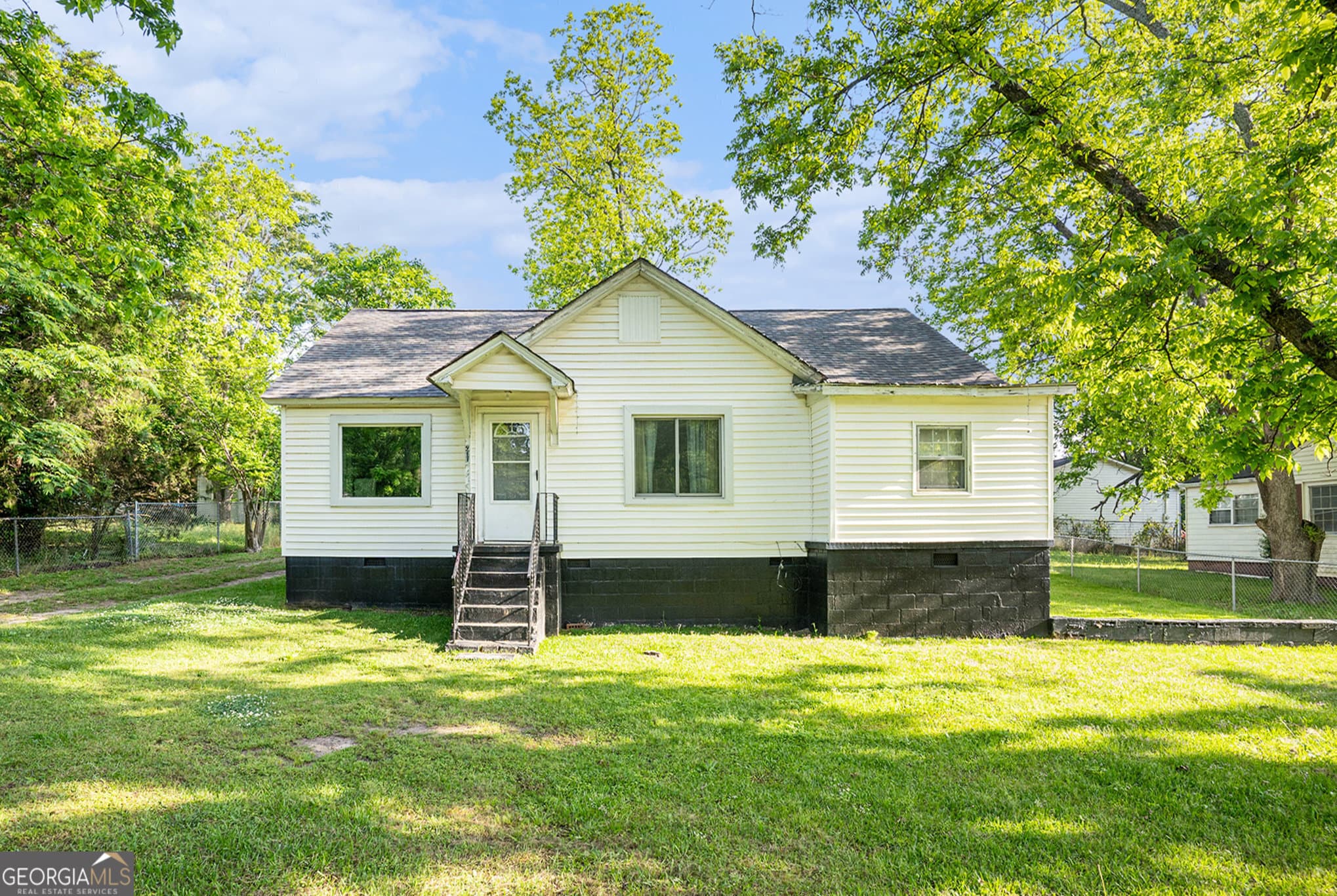 3 bedroom, 1 bathroom, 1,194 sq ft single family residence sold at 911 Clayton Street, Griffin, GA 30223