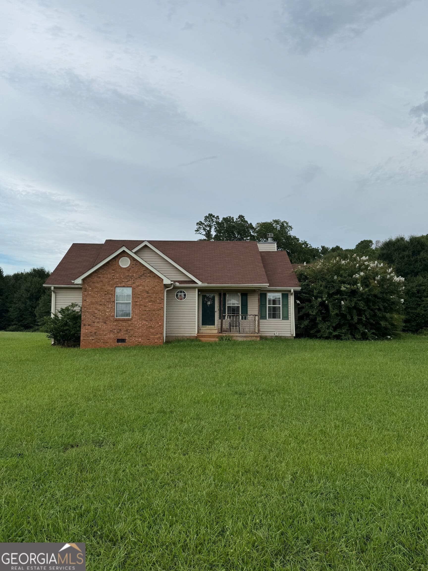3 bedroom, 2 bathroom, 1,251 sq ft single family residence for sale at 112 Wilder Way, Williamson, GA 30292