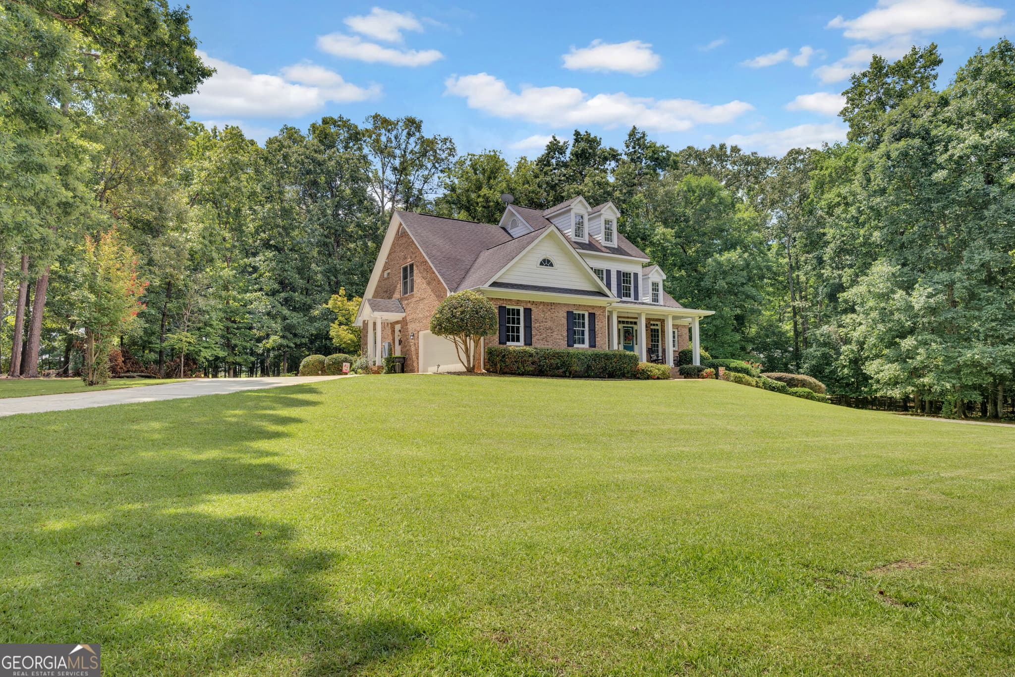 4 bedroom, 2.5 bathroom, 3,165 sq ft single family residence for sale at 195 River Cove Meadows, Social Circle, GA 30025 — photo 6