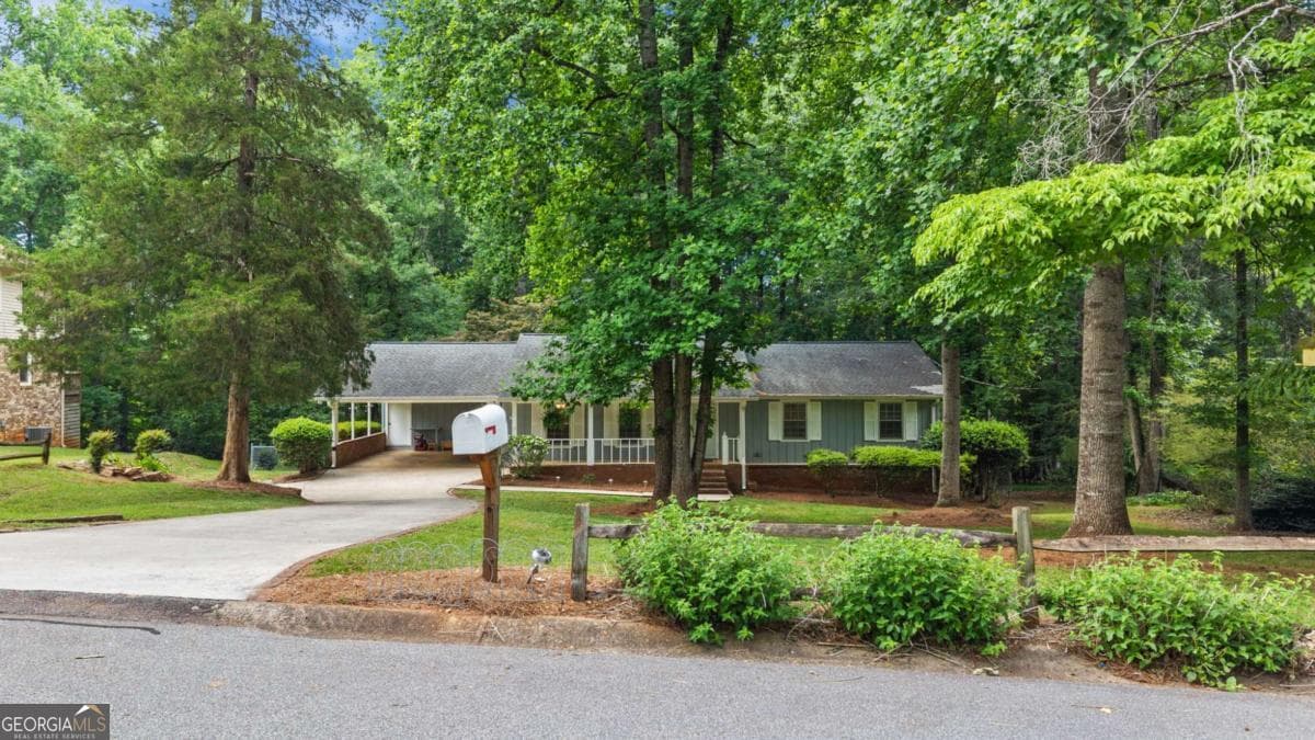 3 bedroom, 2 bathroom, 2,073 sq ft single family residence for sale at 388 Cherokee Ridge, Athens, GA 30606 — photo 6