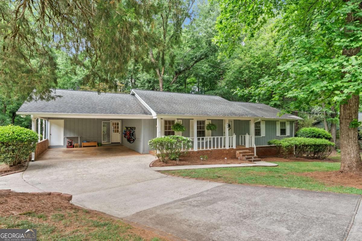 3 bedroom, 2 bathroom, 2,073 sq ft single family residence for sale at 388 Cherokee Ridge, Athens, GA 30606 — photo 5