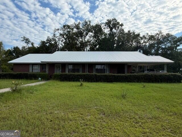 4 bedroom, 2 bathroom, 1,919 sq ft single family residence for sale at 44 Hilltop Drive, Lumber City, GA 31549