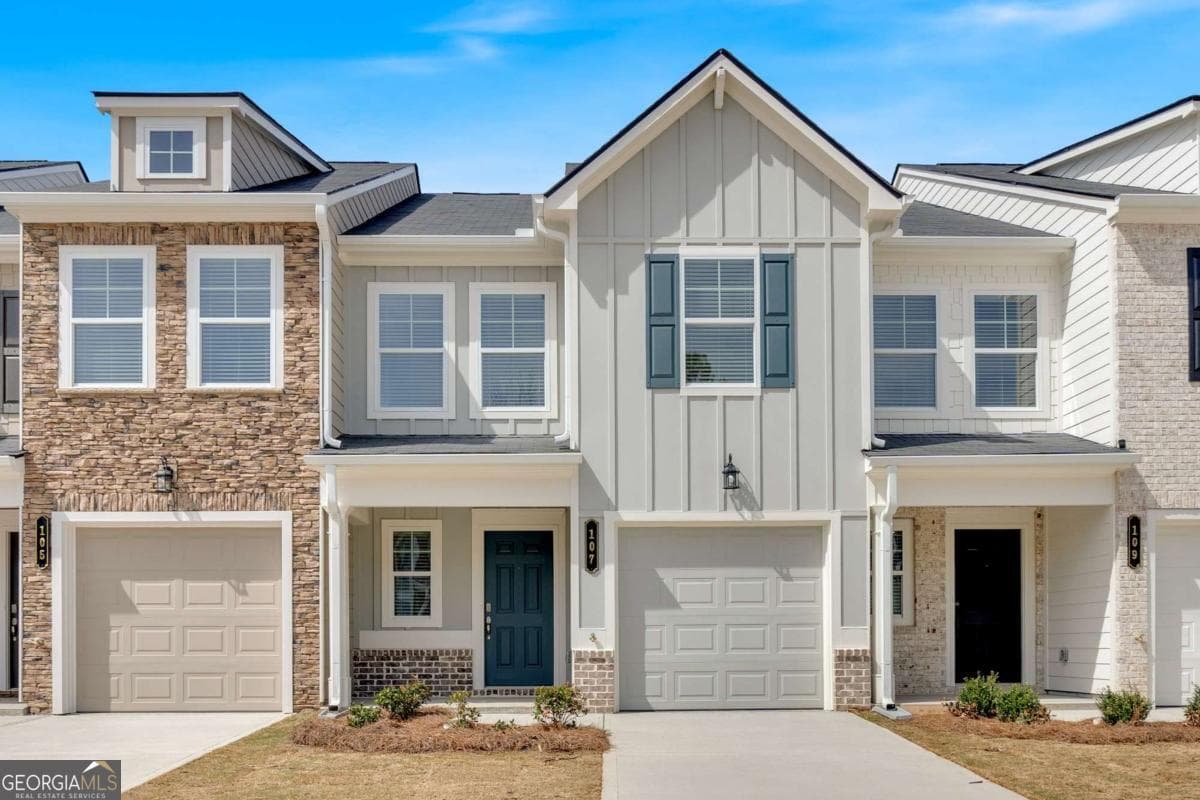 3 bedroom, 2.5 bathroom townhouse sold at 107 Village Green Drive 170, Adairsville, GA 30103