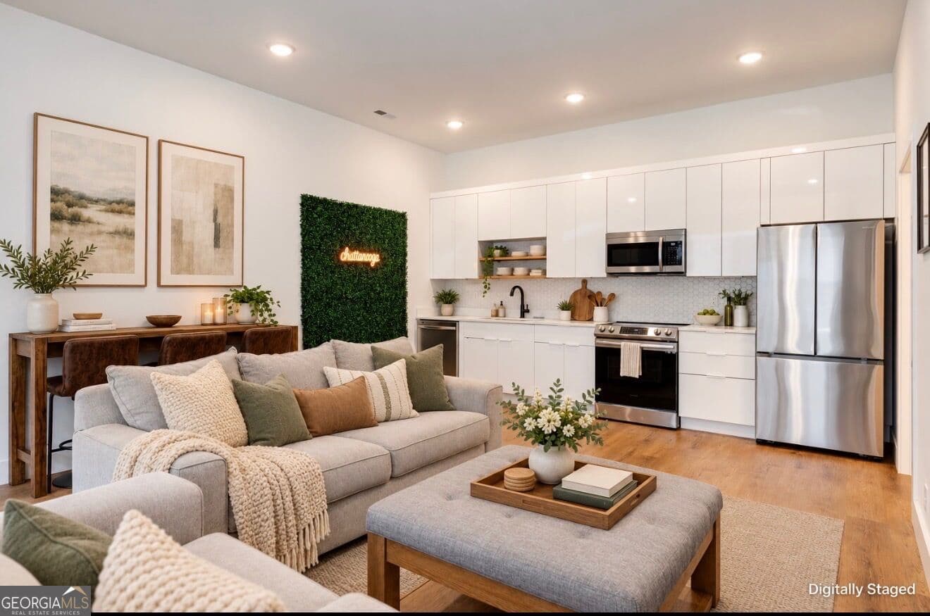 2 bedroom, 2.5 bathroom, 1,398 sq ft townhouse for sale at 979 Montague Place, Chattanooga, TN 37408 — photo 6