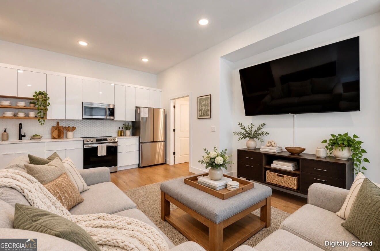 2 bedroom, 2.5 bathroom, 1,398 sq ft townhouse for sale at 979 Montague Place, Chattanooga, TN 37408 — photo 9
