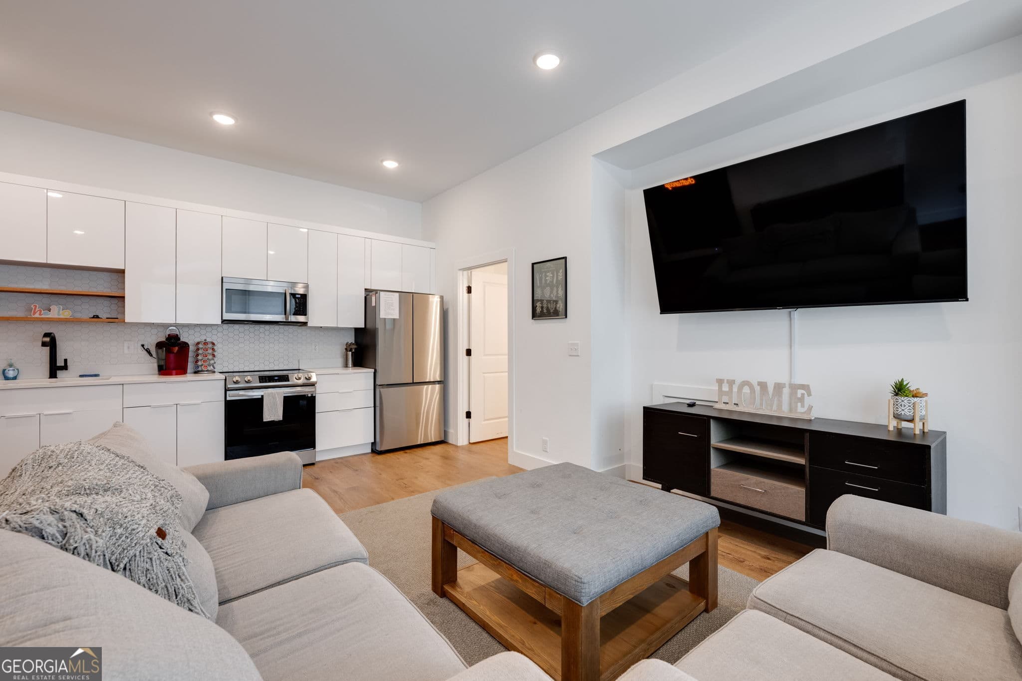 2 bedroom, 2.5 bathroom, 1,398 sq ft townhouse for sale at 979 Montague Place, Chattanooga, TN 37408 — photo 8