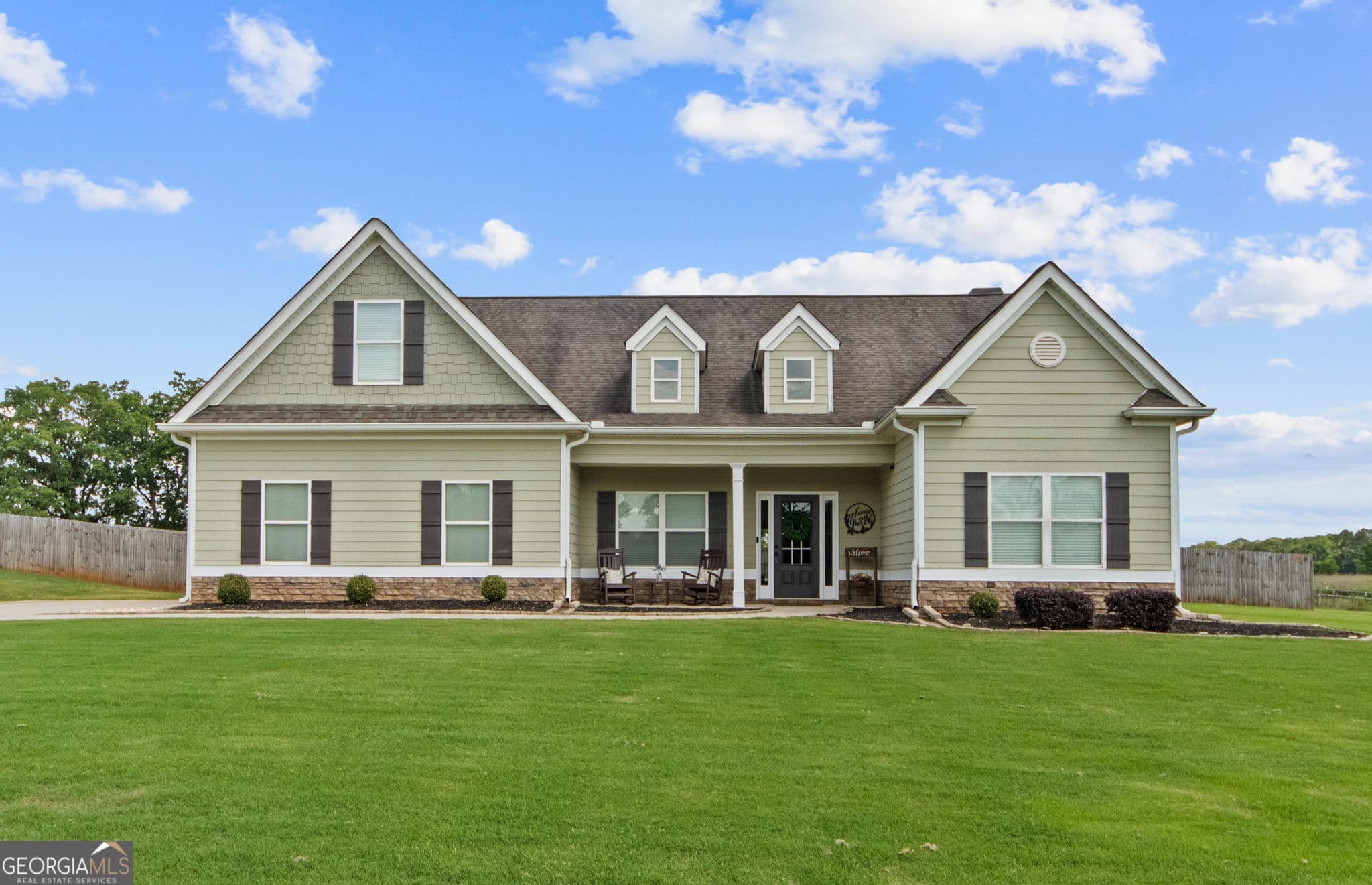 4 bedroom, 3 bathroom, 2,426 sq ft single family residence sold at 1312 SE Sims Road, Winder, GA 30680