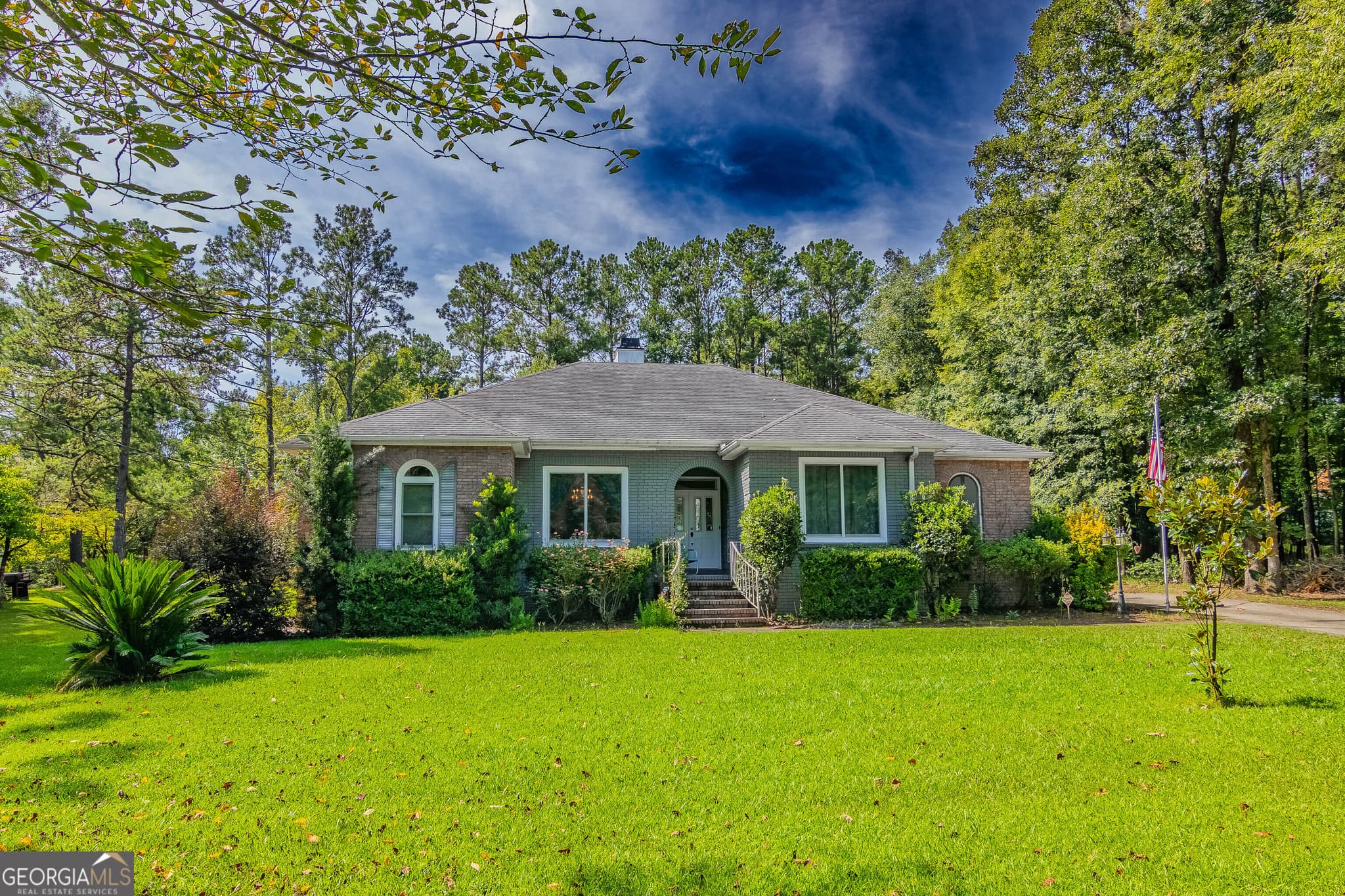 3 bedroom, 2.5 bathroom, 2,023 sq ft single family residence sold at 204 Weatherford Place, Macon, GA 31210