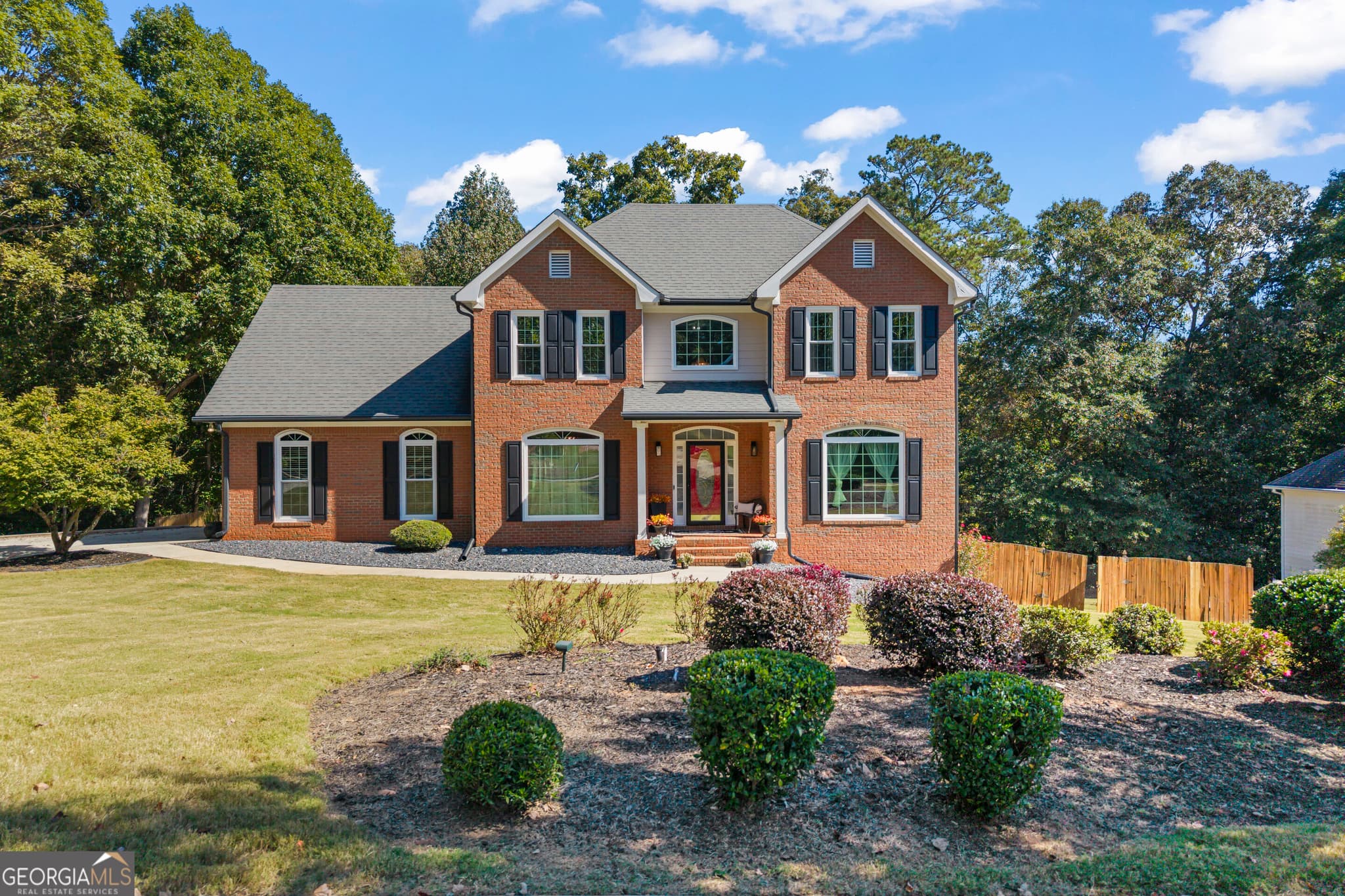 5 bedroom, 3.5 bathroom, 4,135 sq ft single family residence for sale at 1620 Woodridge Bend, Mcdonough, GA 30252 — photo 2