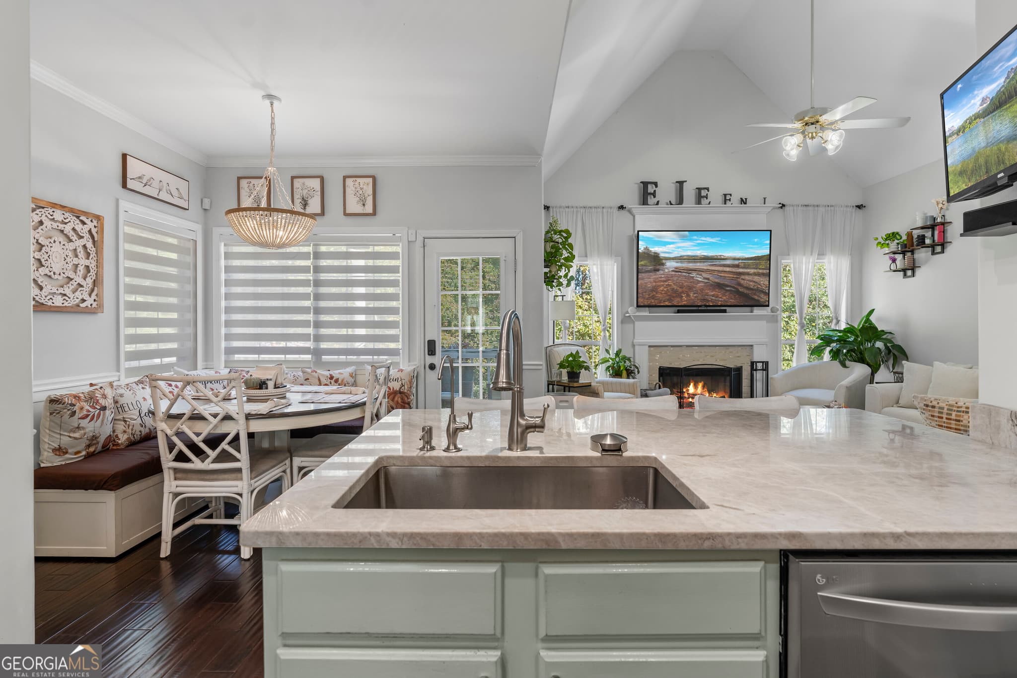 5 bedroom, 3.5 bathroom, 4,135 sq ft single family residence for sale at 1620 Woodridge Bend, Mcdonough, GA 30252 — photo 7