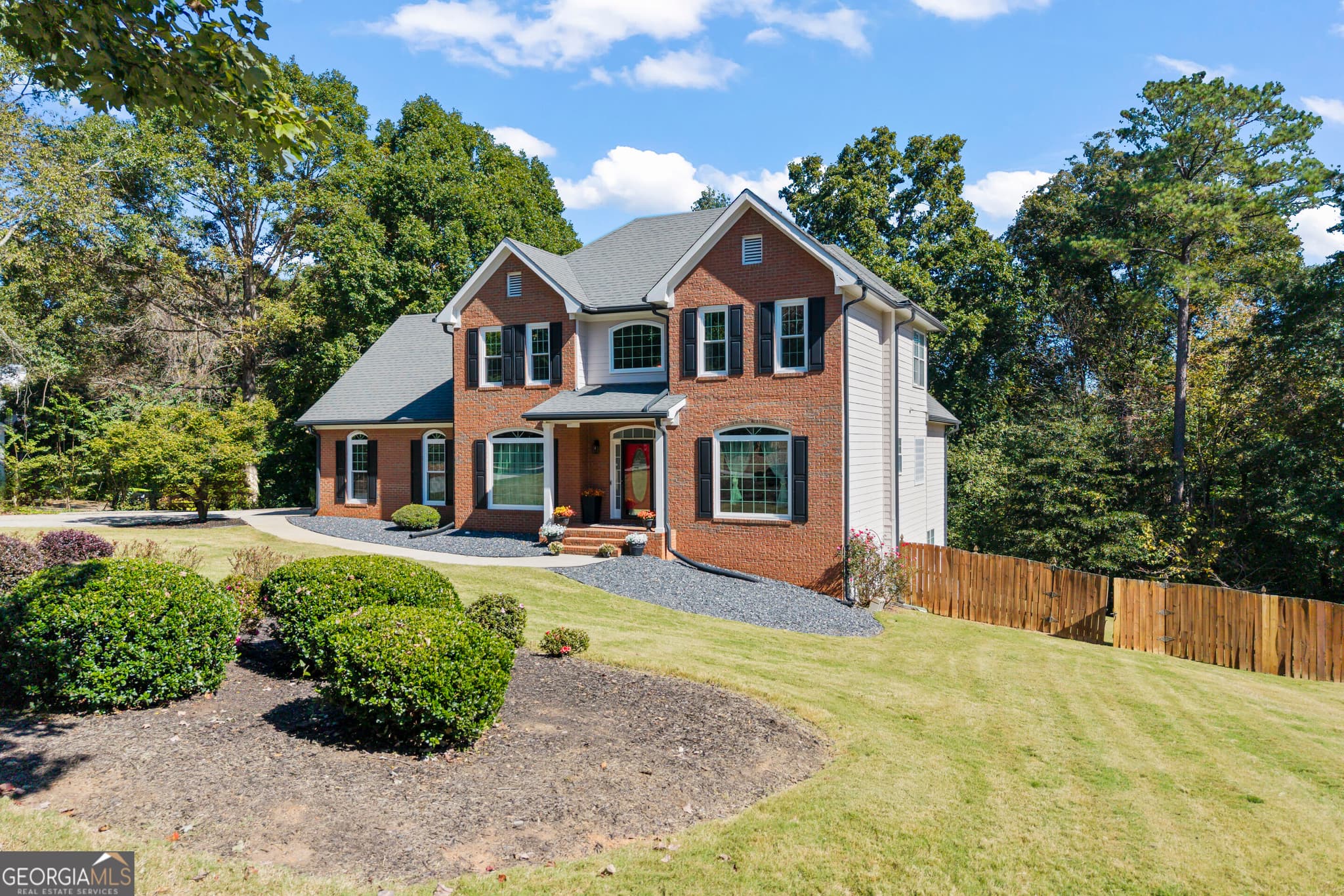 5 bedroom, 3.5 bathroom, 4,135 sq ft single family residence for sale at 1620 Woodridge Bend, Mcdonough, GA 30252 — photo 5