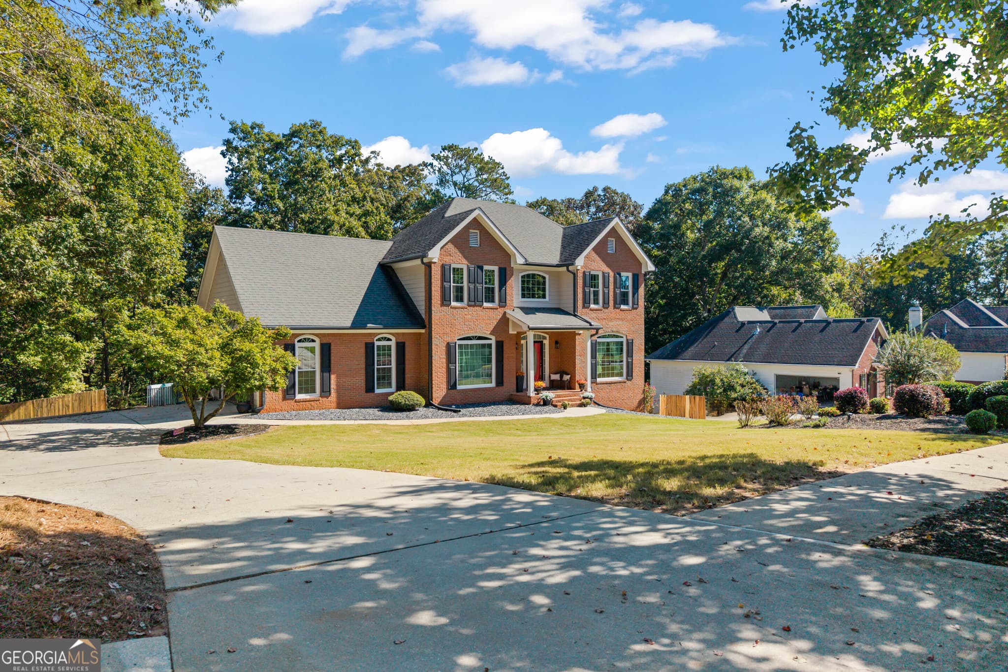 5 bedroom, 3.5 bathroom, 4,135 sq ft single family residence for sale at 1620 Woodridge Bend, Mcdonough, GA 30252 — photo 4