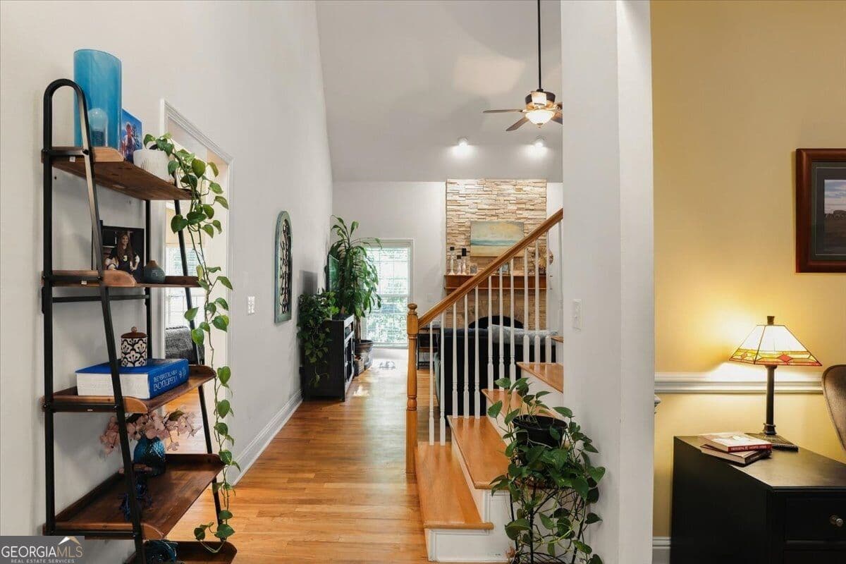 4 bedroom, 2.5 bathroom, 2,371 sq ft single family residence for sale at 920 Huntcliffe Drive, Macon, GA 31210 — photo 2