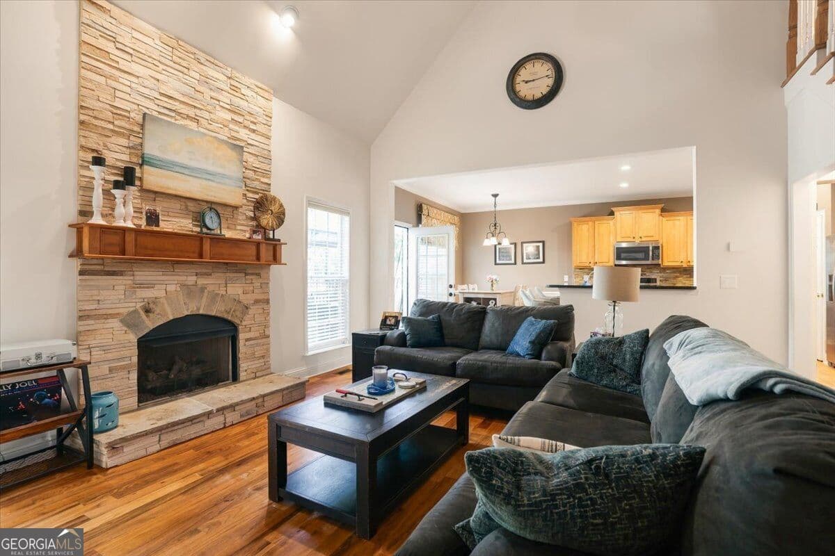 4 bedroom, 2.5 bathroom, 2,371 sq ft single family residence for sale at 920 Huntcliffe Drive, Macon, GA 31210 — photo 6