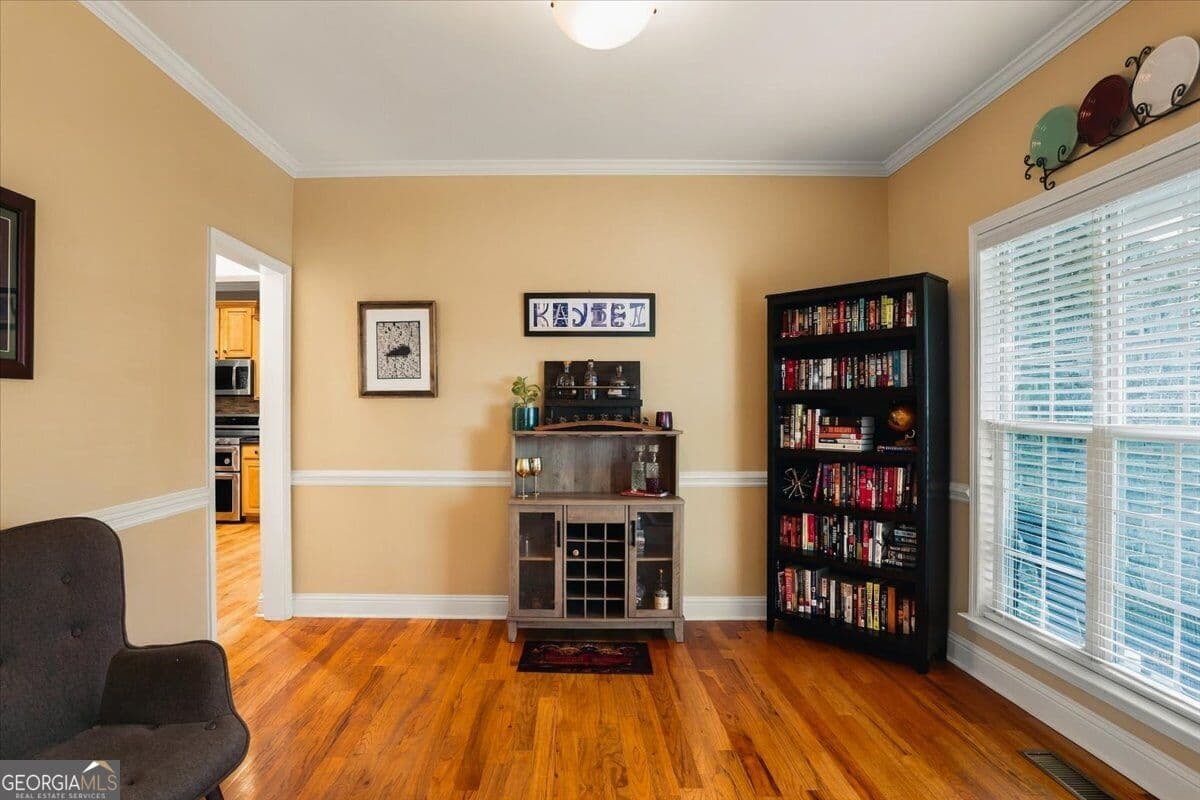 4 bedroom, 2.5 bathroom, 2,371 sq ft single family residence for sale at 920 Huntcliffe Drive, Macon, GA 31210 — photo 3