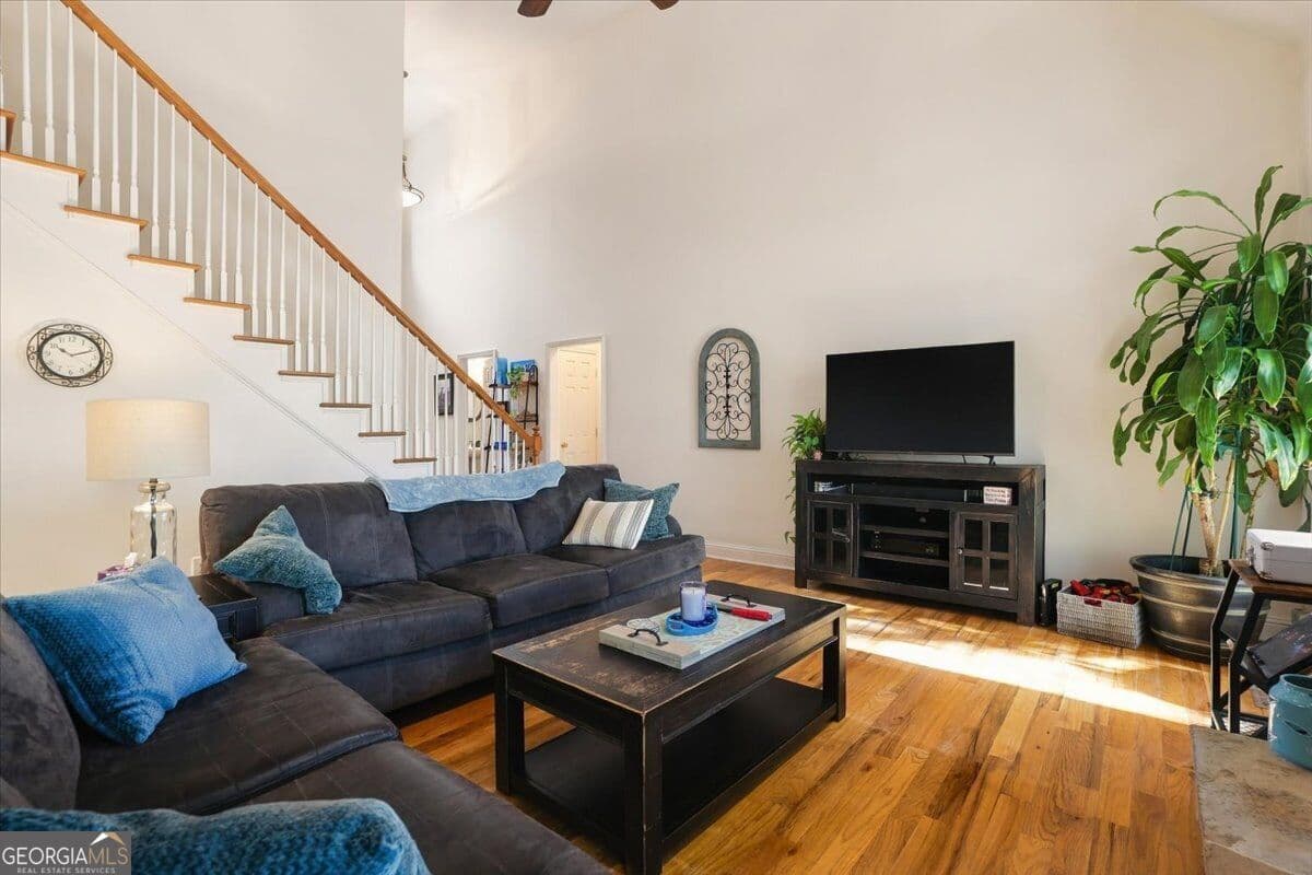 4 bedroom, 2.5 bathroom, 2,371 sq ft single family residence for sale at 920 Huntcliffe Drive, Macon, GA 31210 — photo 8
