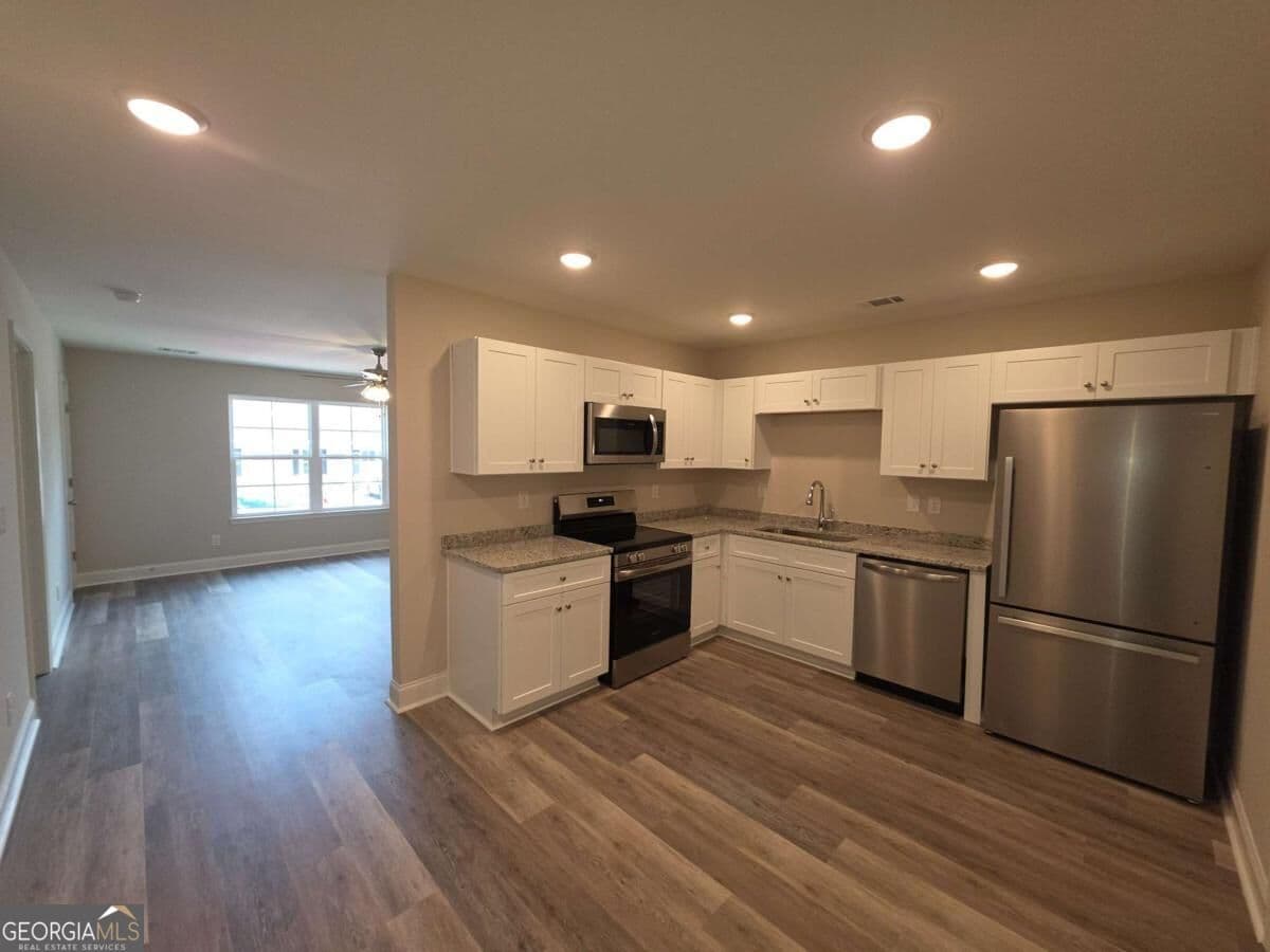 3 bedroom, 2 bathroom, 1,005 sq ft quadruplex for rent at 212B Tabor Drive 4B, Warner Robins, GA 31093 for $1,500 a month — photo 6
