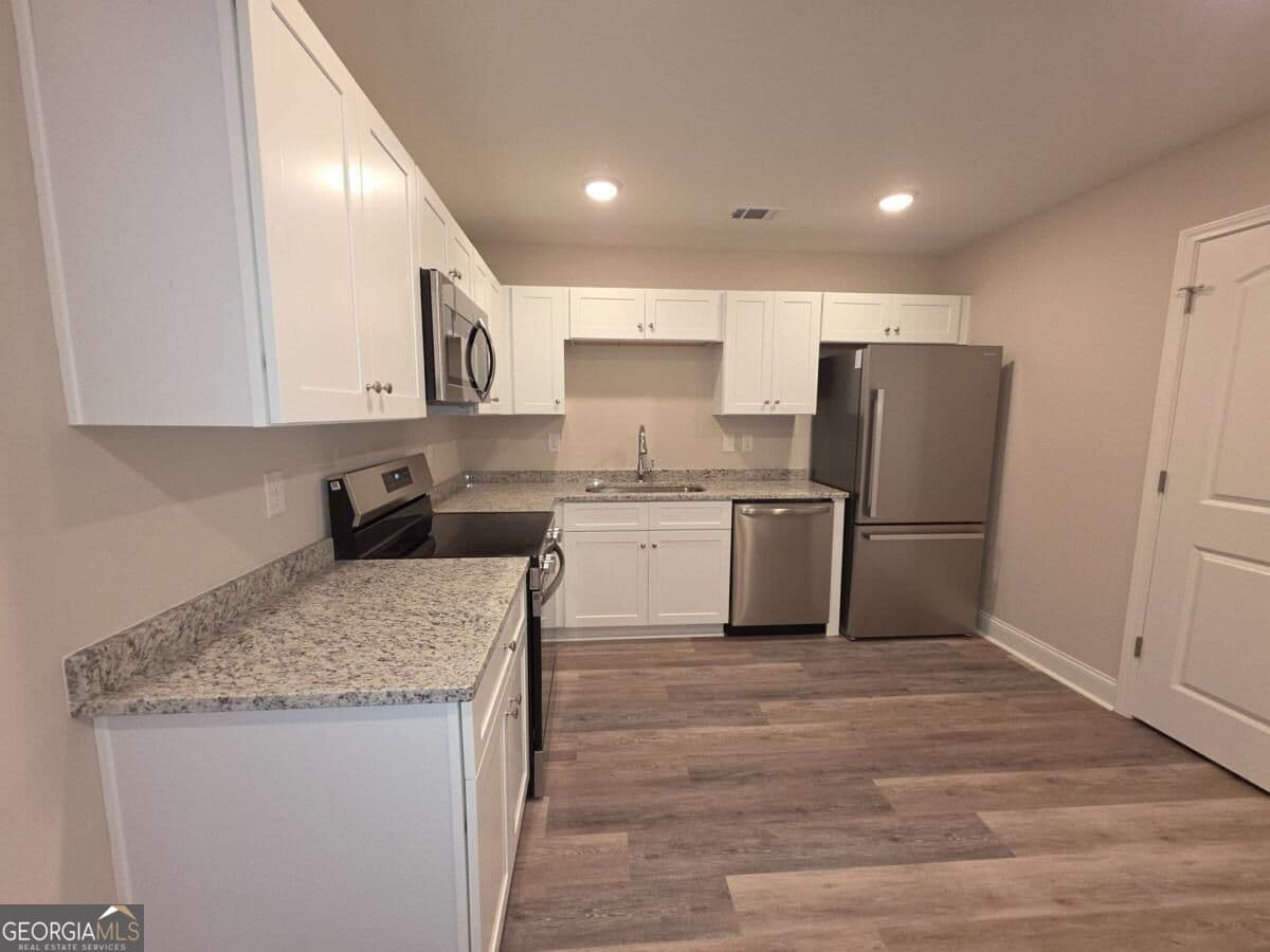 3 bedroom, 2 bathroom, 1,005 sq ft quadruplex for rent at 212B Tabor Drive 4B, Warner Robins, GA 31093 for $1,500 a month — photo 7