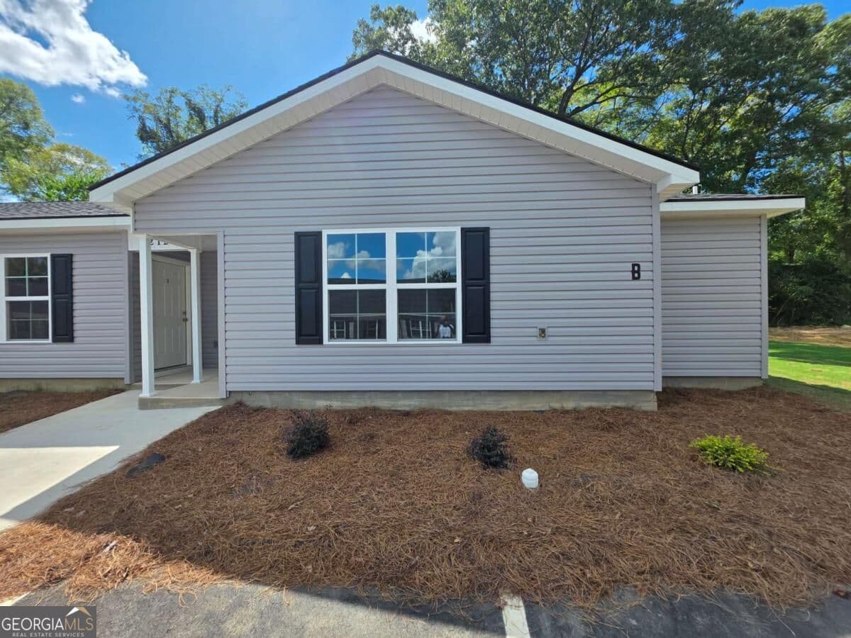 3 bedroom, 2 bathroom, 1,005 sq ft quadruplex for rent at 212B Tabor Drive 4B, Warner Robins, GA 31093 for $1,500 a month