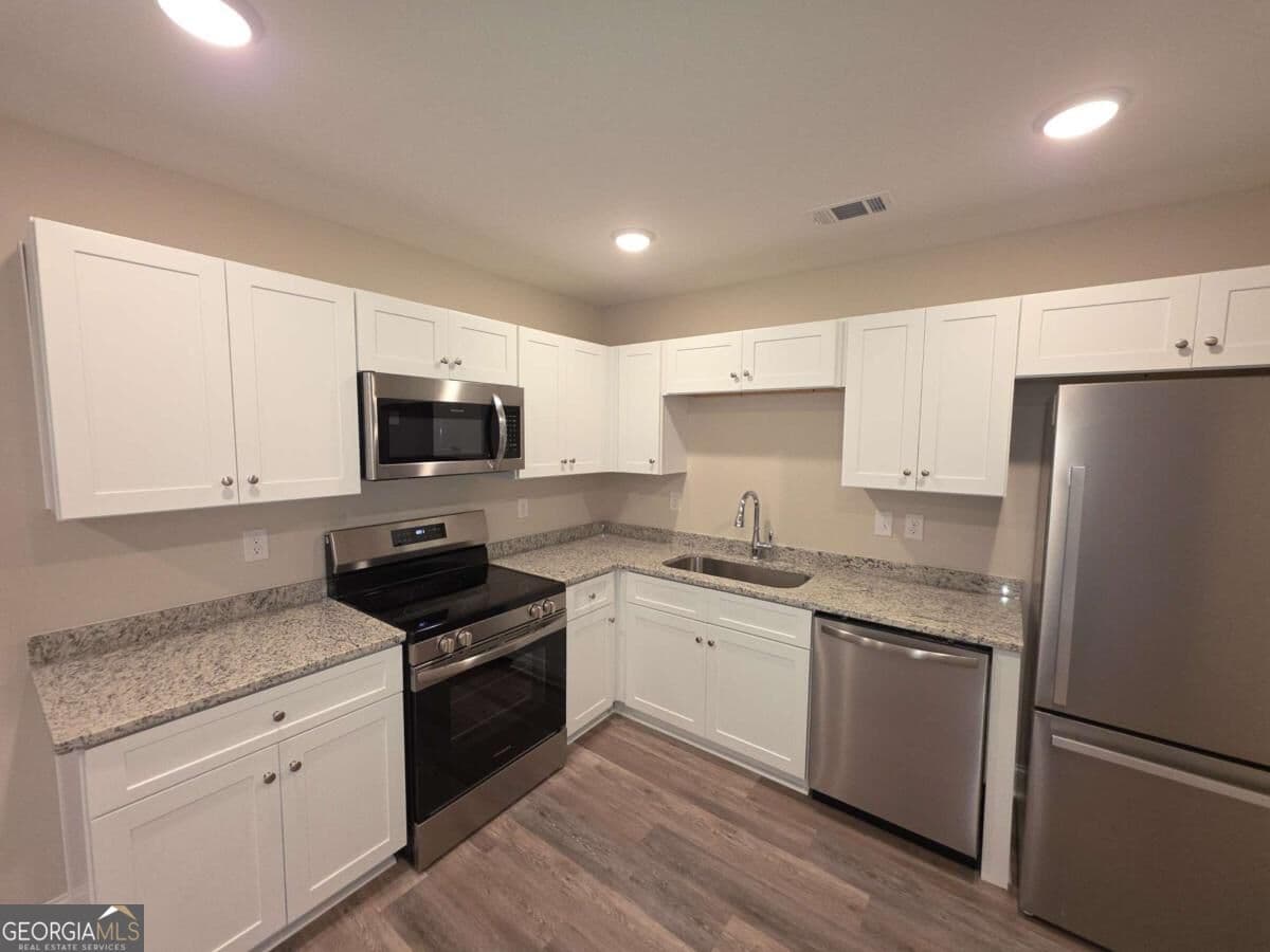 3 bedroom, 2 bathroom, 1,005 sq ft quadruplex for rent at 212B Tabor Drive 4B, Warner Robins, GA 31093 for $1,500 a month — photo 8