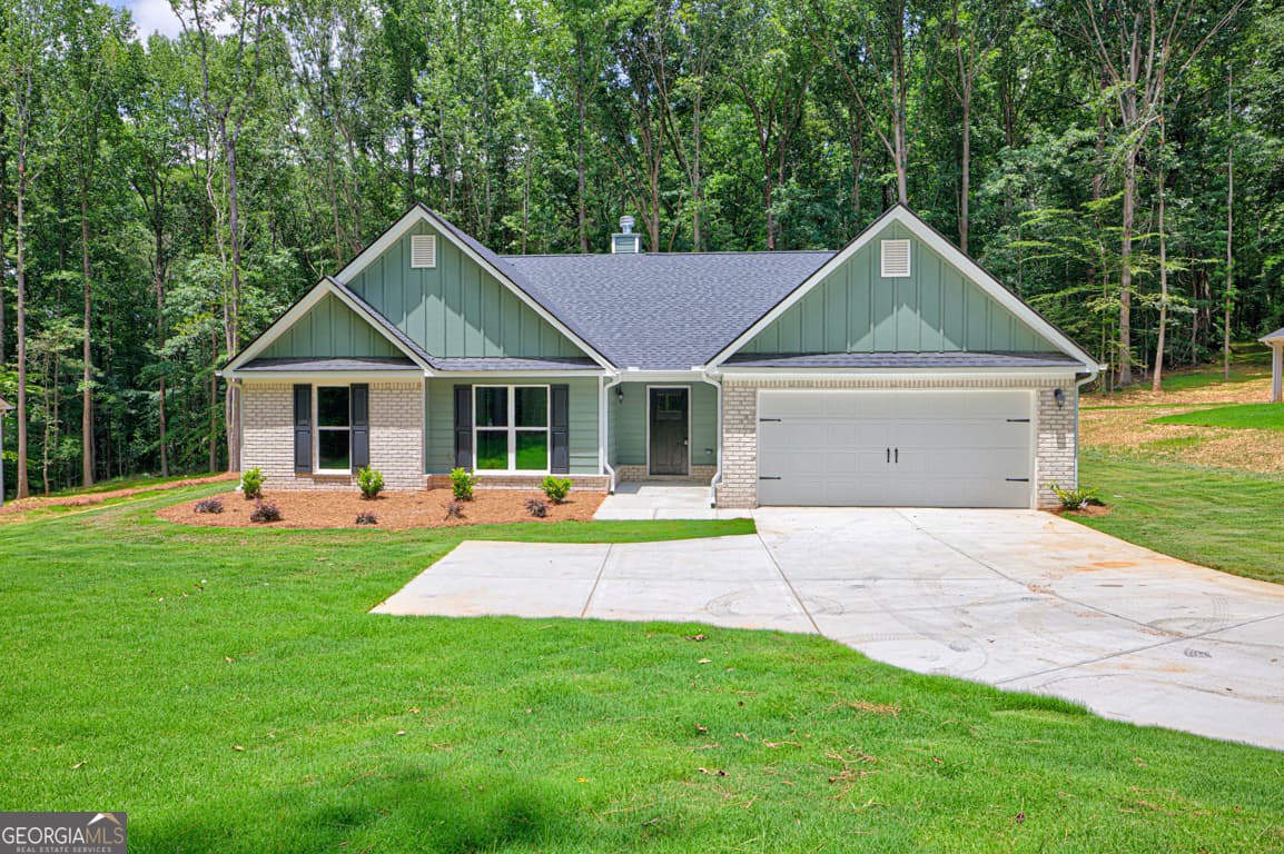 4 bedroom, 2.5 bathroom, 2,250 sq ft single family residence for sale at 1714 Highway 82 2, Winder, GA 30680 — photo 1 of 32